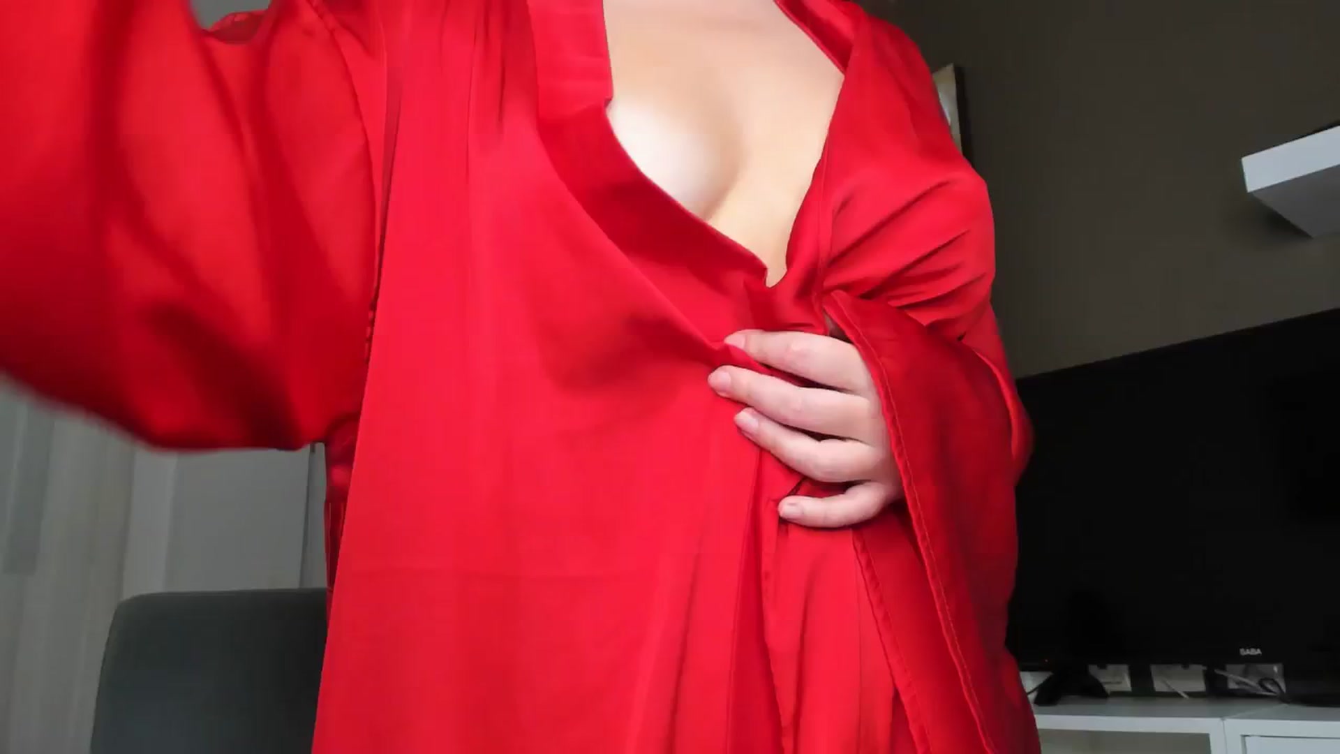 Gallery image thumbnail from kimbasin's myfreecams stream on, 05/06/2024, 22:46 image 9 of 20