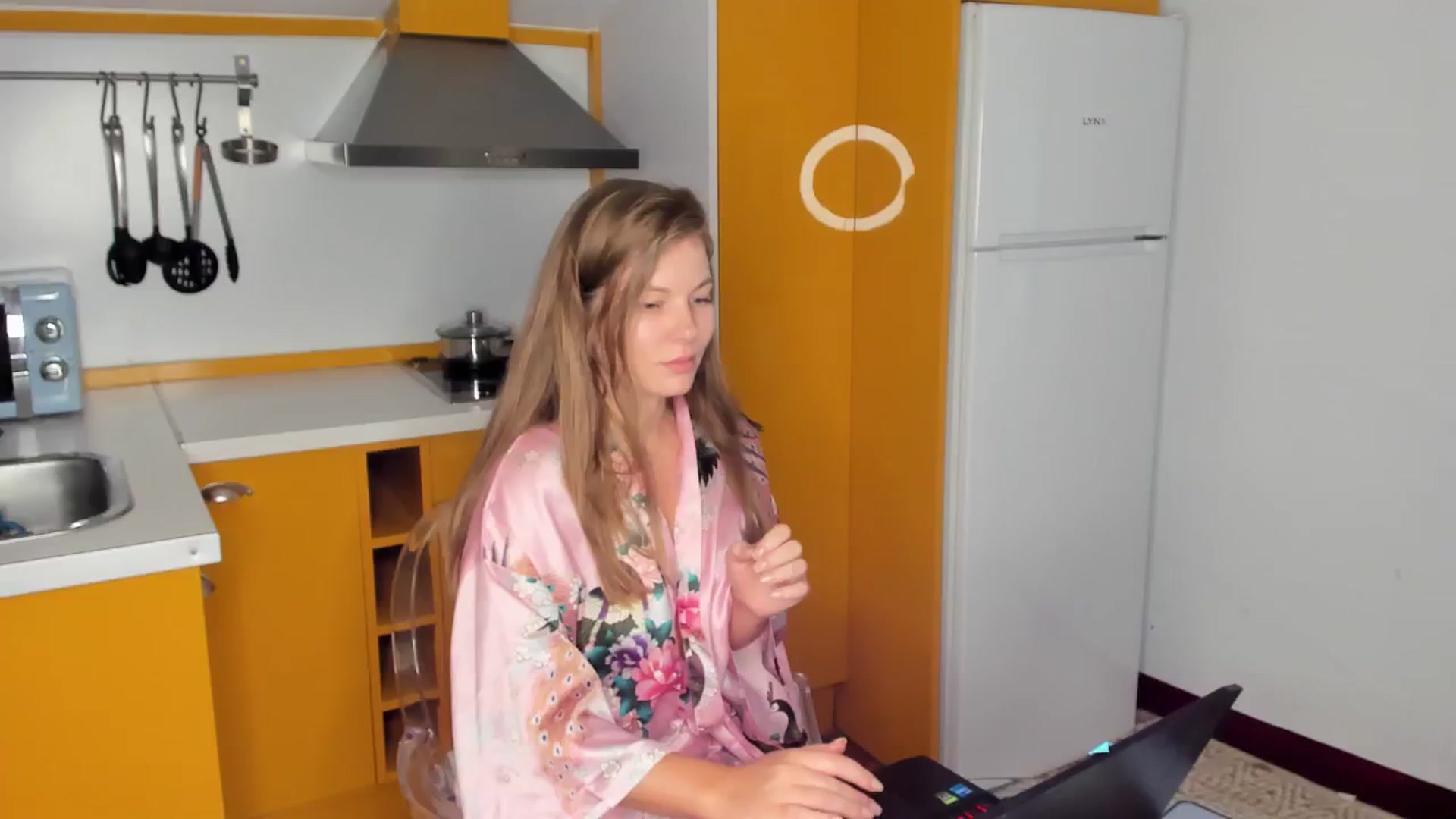 Gallery image thumbnail from kimbasin's myfreecams stream on, 06/16/2024, 19:26 image 15 of 20