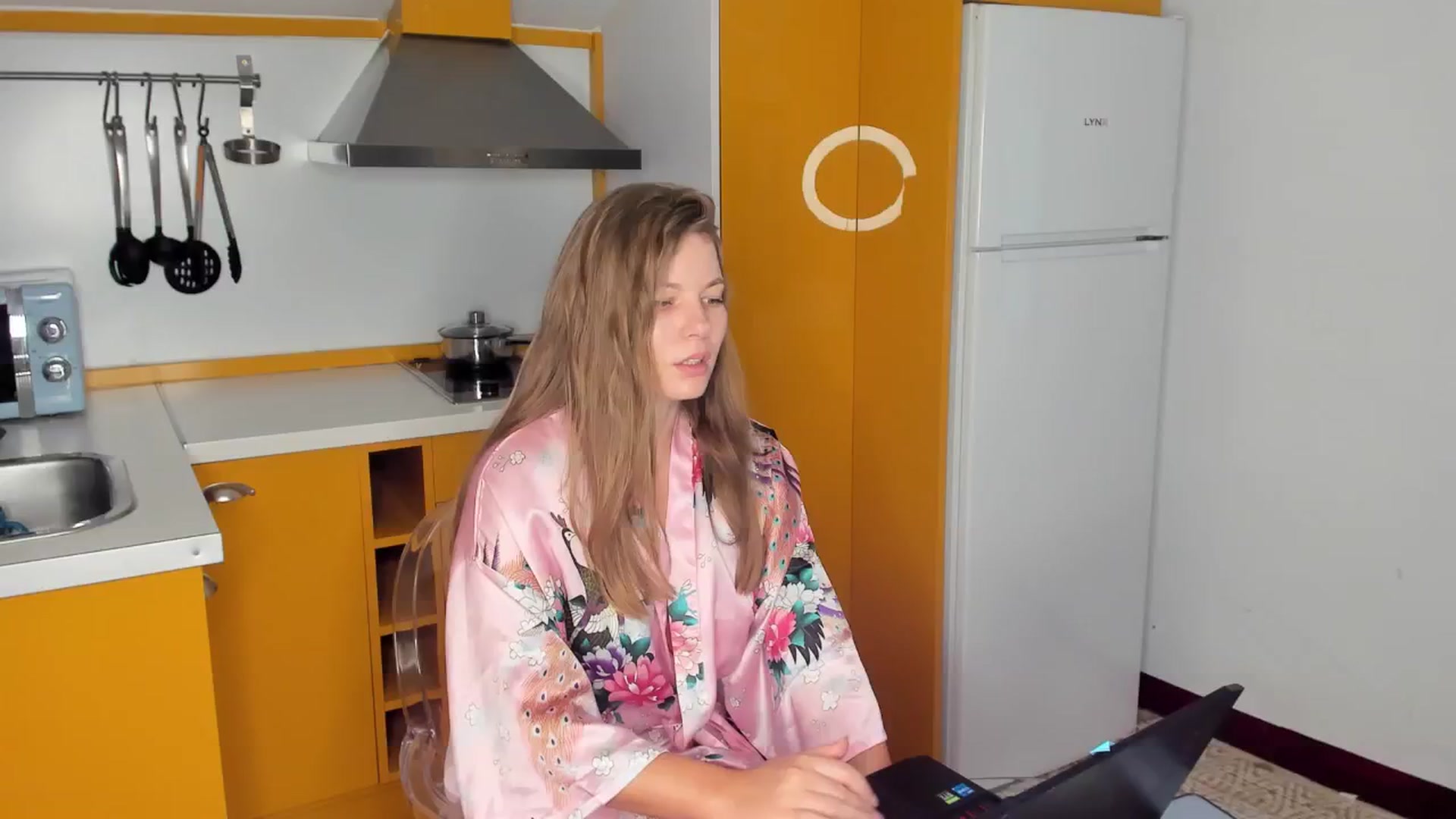 Gallery image thumbnail from kimbasin's myfreecams stream on, 06/16/2024, 19:26 image 6 of 20
