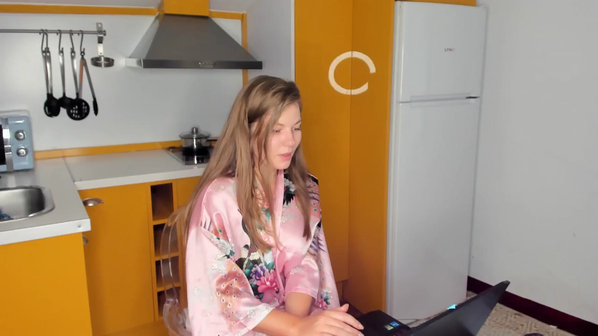 Gallery image thumbnail from kimbasin's myfreecams stream on, 06/16/2024, 19:26 image 18 of 20