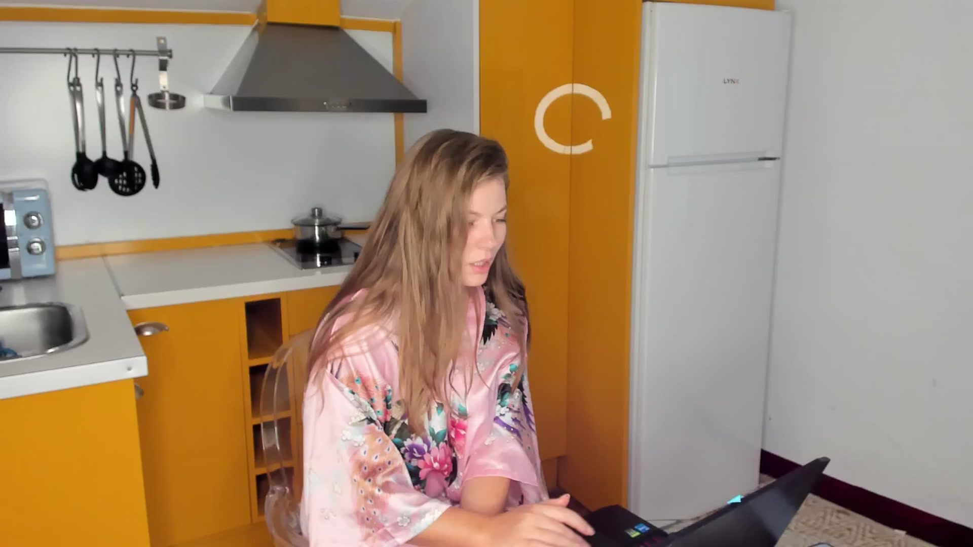 Gallery image thumbnail from kimbasin's myfreecams stream on, 06/16/2024, 19:26 image 10 of 20