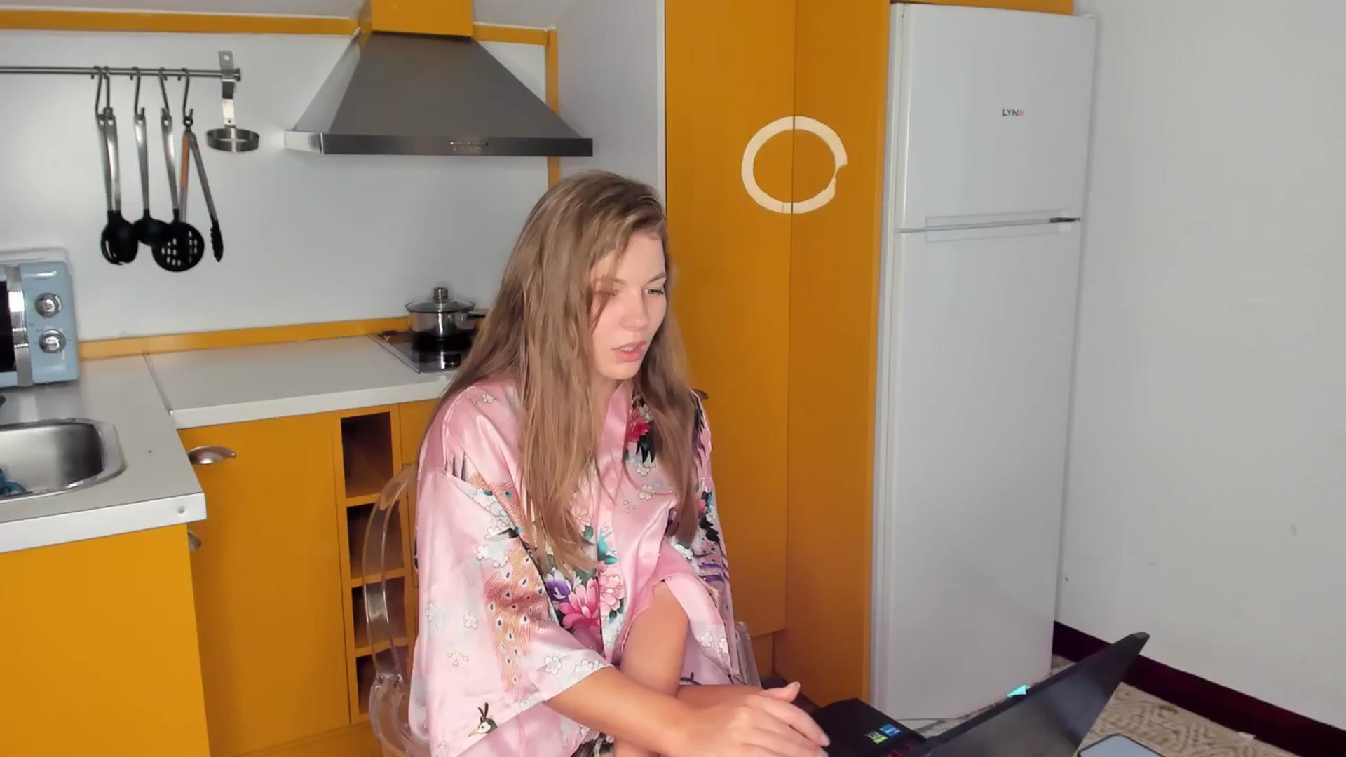 Gallery image thumbnail from kimbasin's myfreecams stream on, 06/16/2024, 19:26 image 7 of 20