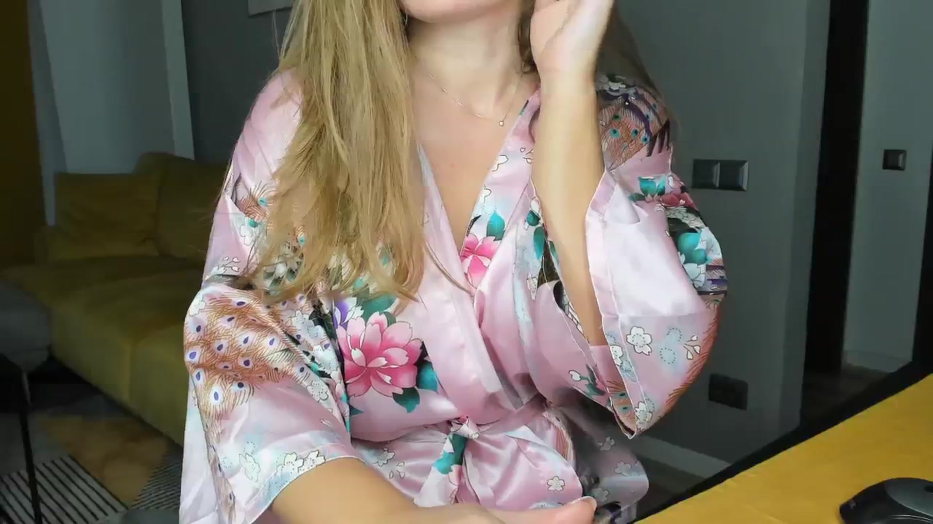 Gallery image thumbnail from kimbasin's myfreecams stream on, 06/25/2024, 15:48 image 17 of 20