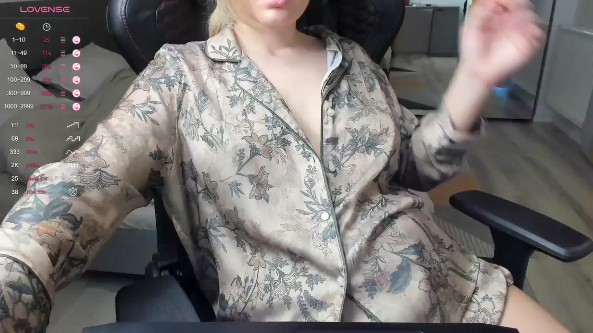 Gallery image thumbnail from kimbasin's myfreecams stream on, 10/02/2024, 14:24 image 2 of 20