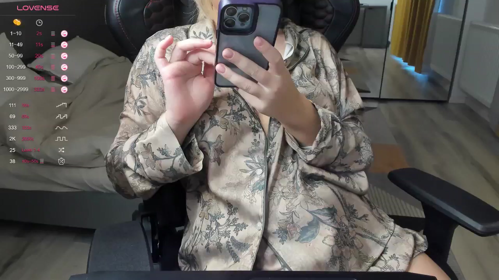 Gallery image thumbnail from kimbasin's myfreecams stream on, 10/02/2024, 14:24 image 3 of 20