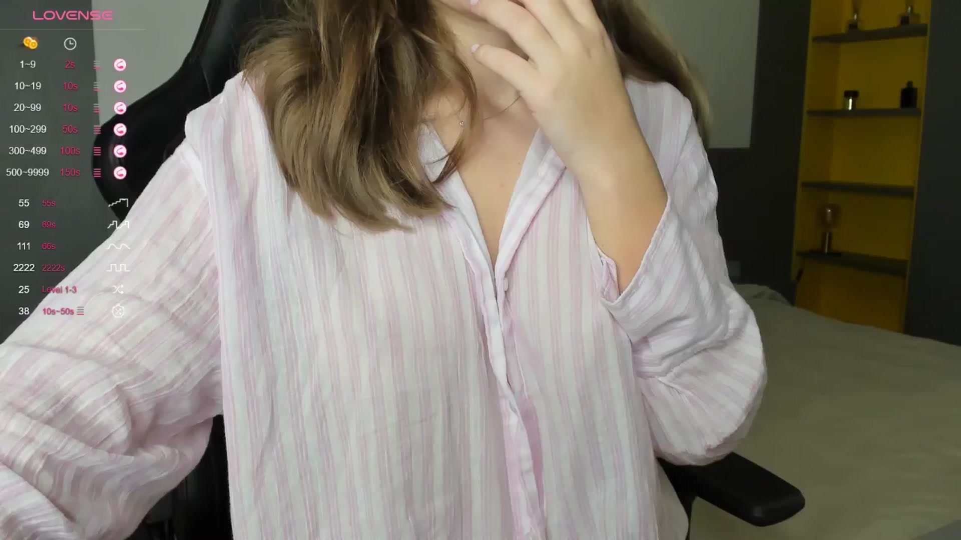 Gallery image thumbnail from kimbasin's myfreecams stream on, 10/19/2024, 18:10 image 13 of 20