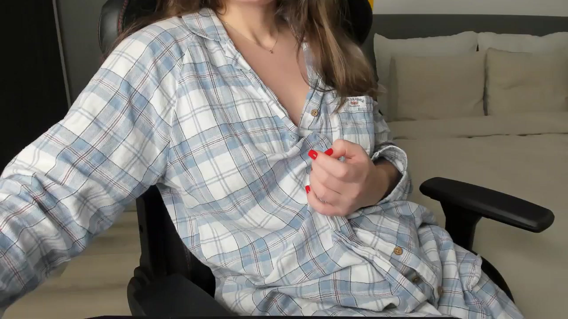 Gallery image thumbnail from kimbasin's myfreecams stream on, 11/20/2024, 15:56 image 5 of 20