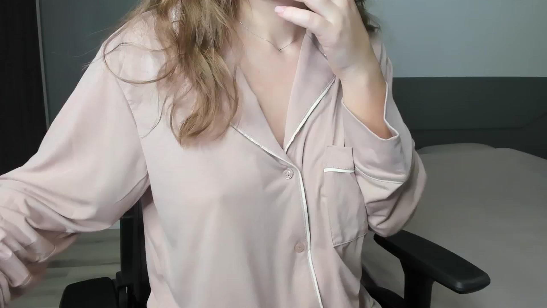 Gallery image thumbnail from kimbasin's myfreecams stream on, 12/10/2024, 16:24 image 13 of 20