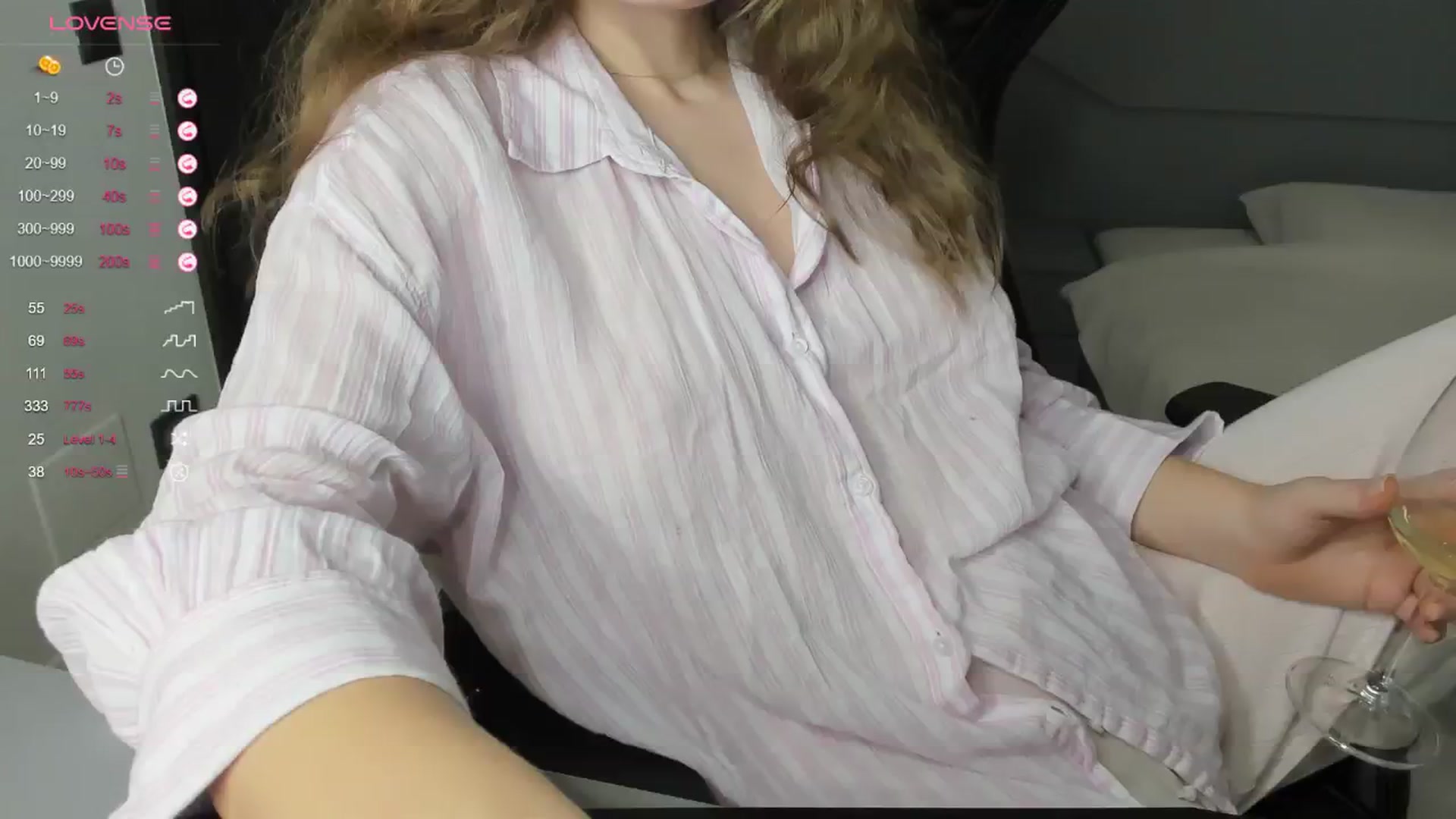 Gallery image thumbnail from kimbasin's myfreecams stream on, 12/24/2024, 20:59 image 18 of 20