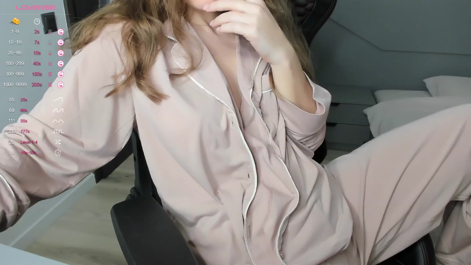 Gallery image thumbnail from kimbasin's myfreecams stream on, 12/24/2024, 22:04 image 16 of 20