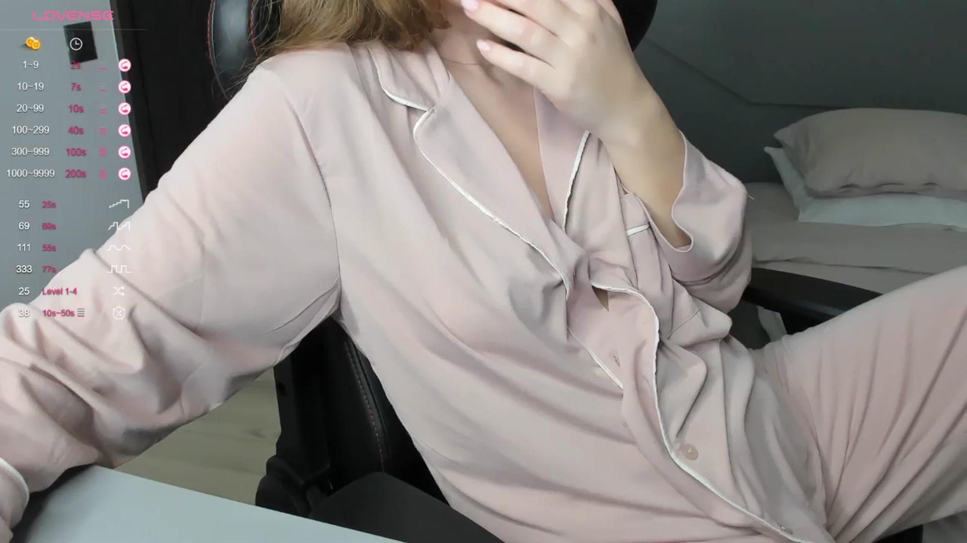 Gallery image thumbnail from kimbasin's myfreecams stream on, 12/26/2024, 21:50 image 2 of 20