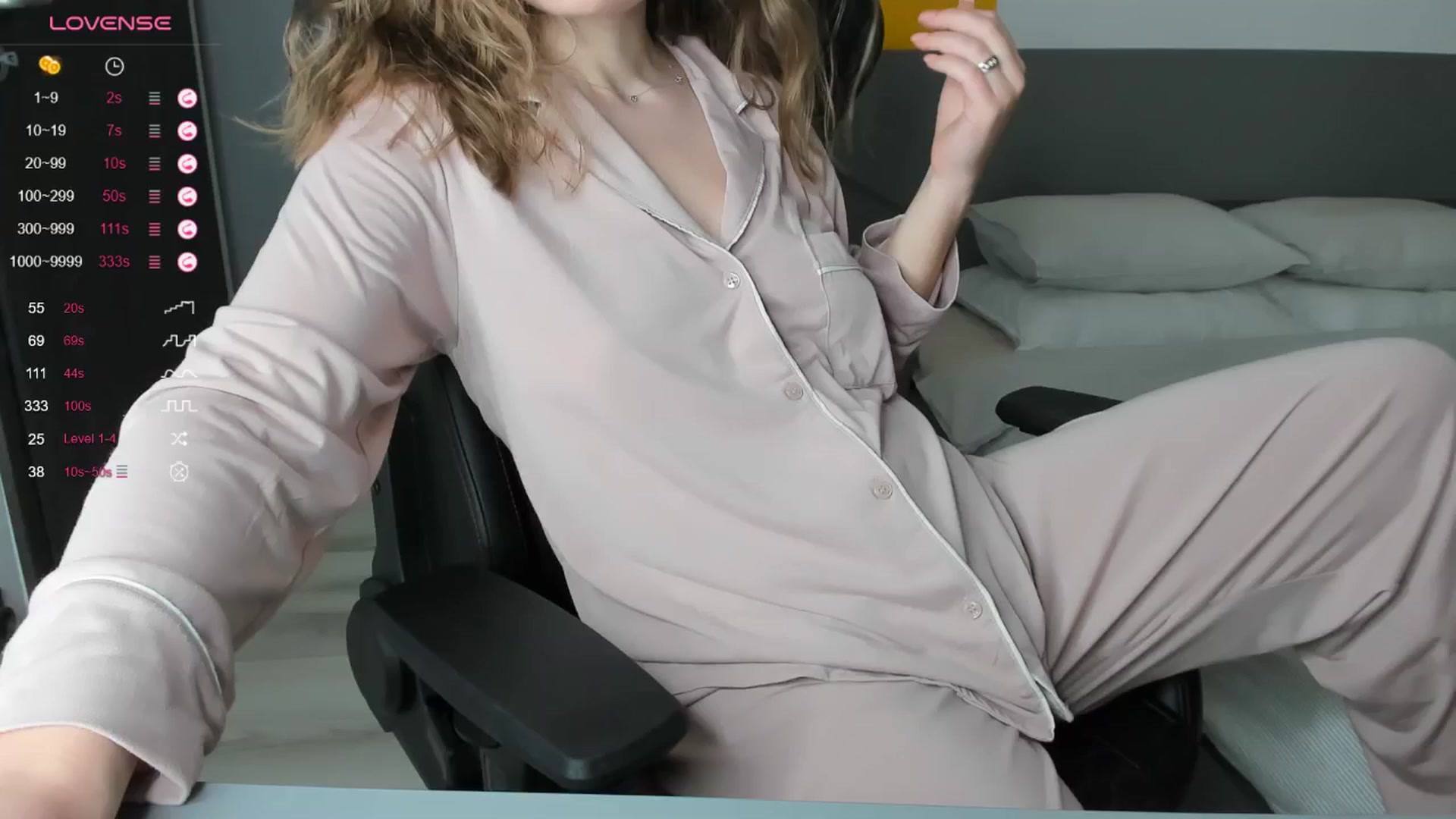 Gallery image thumbnail from kimbasin's myfreecams stream on, 04/08/2025, 12:36 image 16 of 20