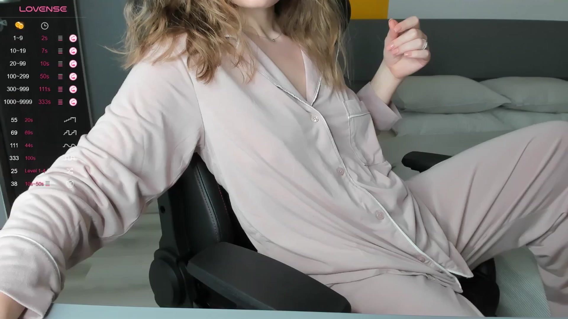 Gallery image thumbnail from kimbasin's myfreecams stream on, 04/08/2025, 12:36 image 14 of 20