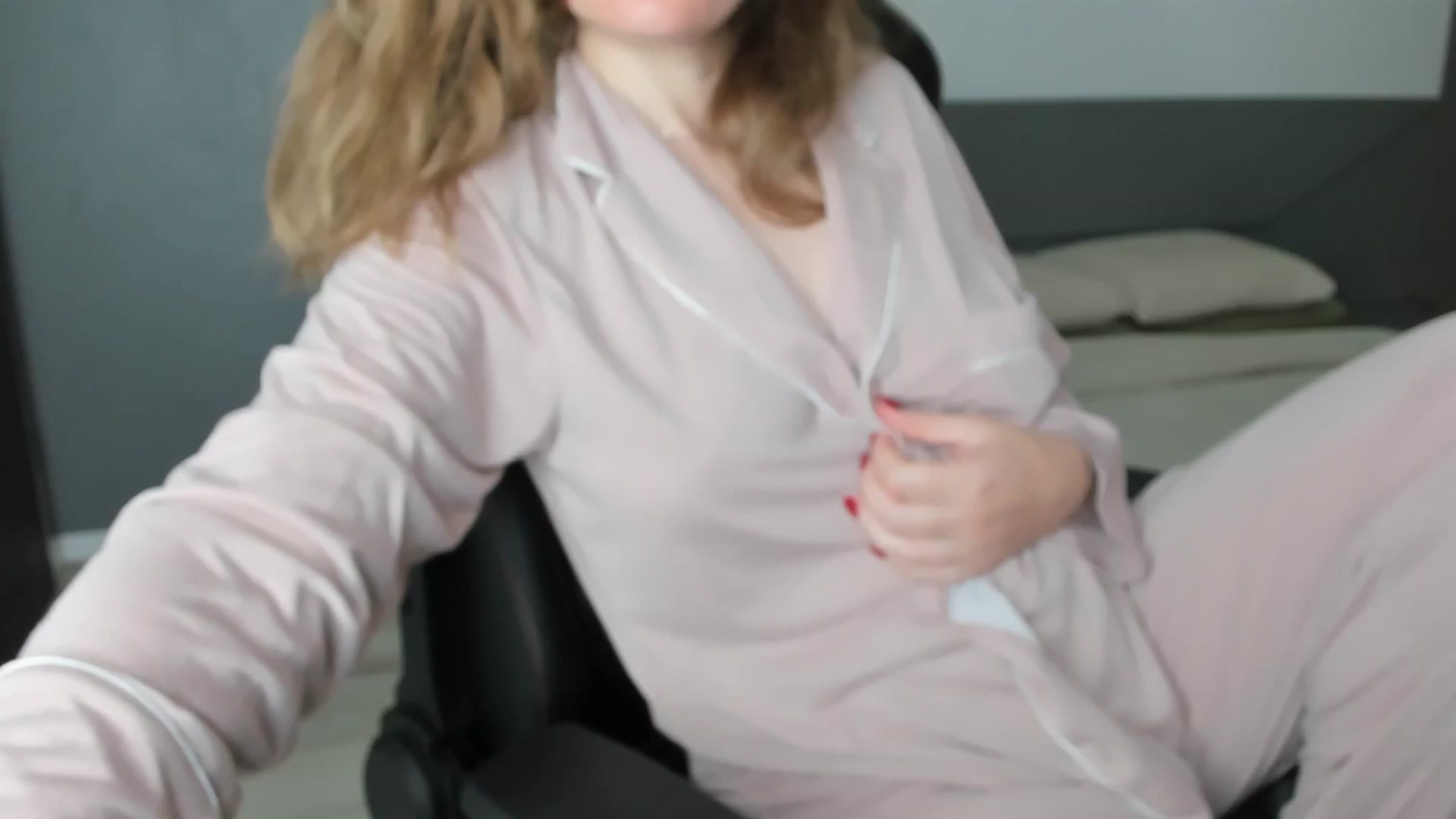 Gallery image thumbnail from kimbasin's myfreecams stream on, 06/10/2025, 17:54 image 7 of 20
