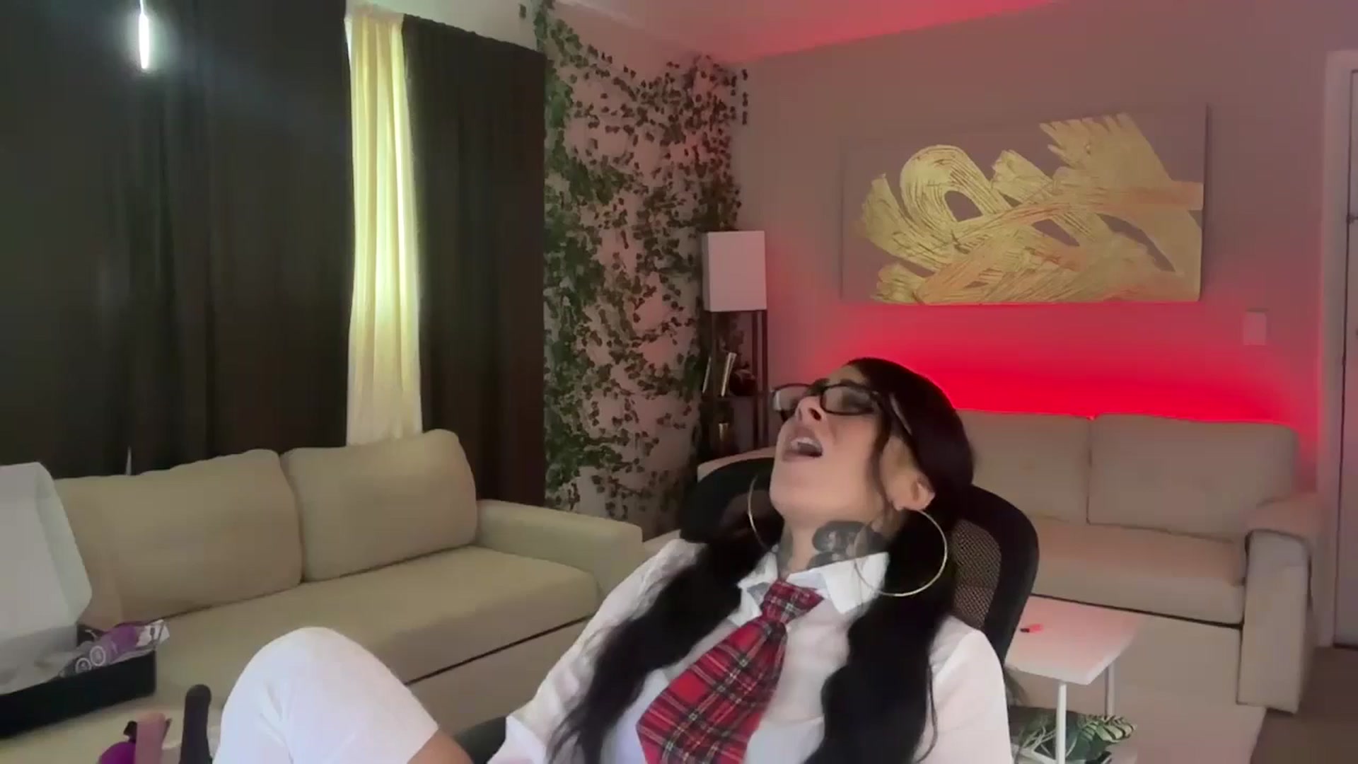 Gallery image thumbnail from kimoralove28's myfreecams stream on, 06/11/2025, 12:17 image 12 of 20