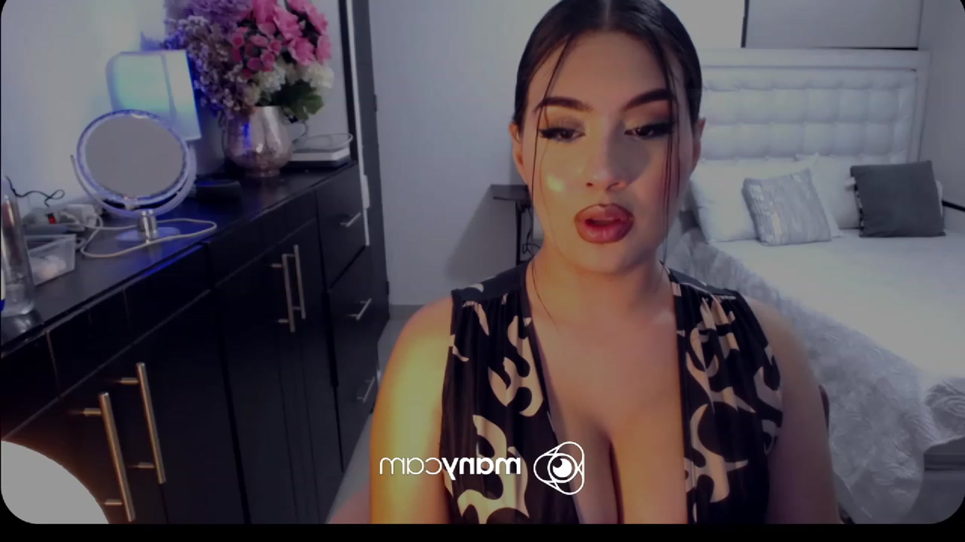 Gallery image thumbnail from kinkyhill's myfreecams stream on, 03/02/2023, 07:13 image 17 of 20