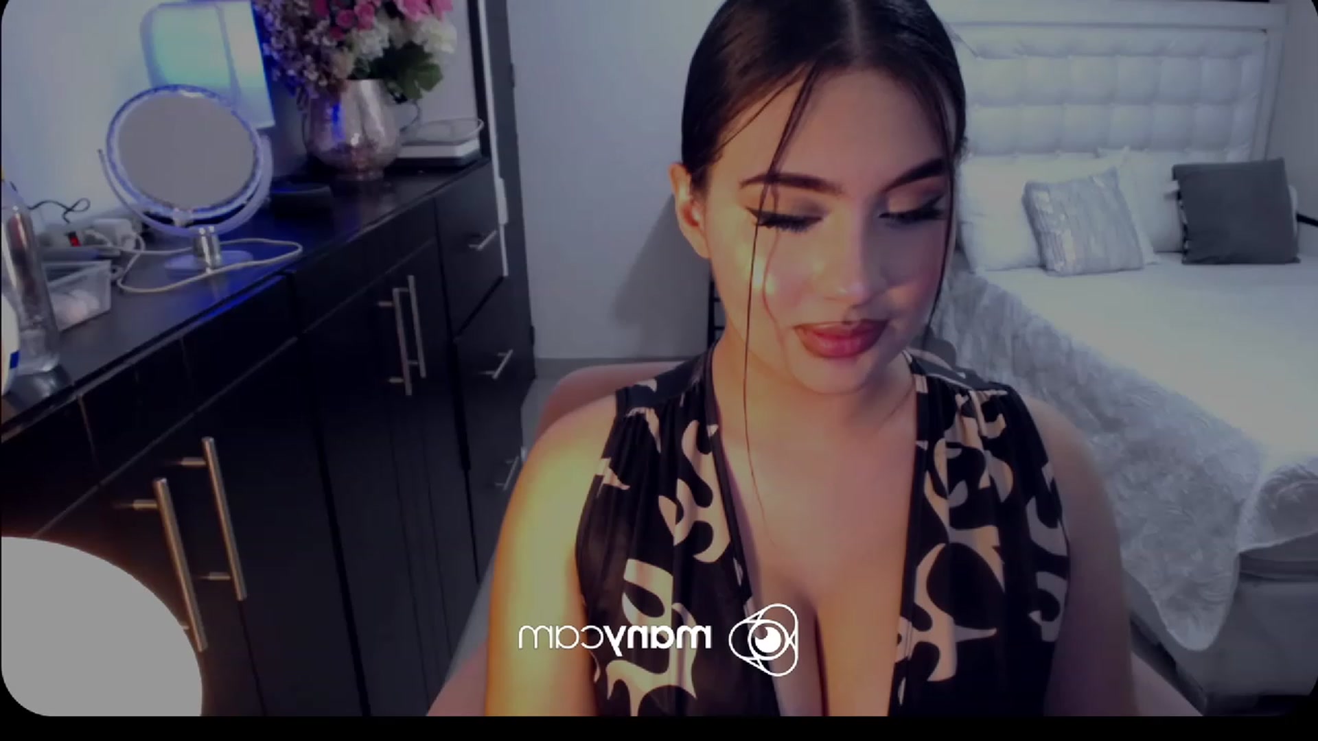 Gallery image thumbnail from kinkyhill's myfreecams stream on, 03/02/2023, 08:21 image 2 of 20