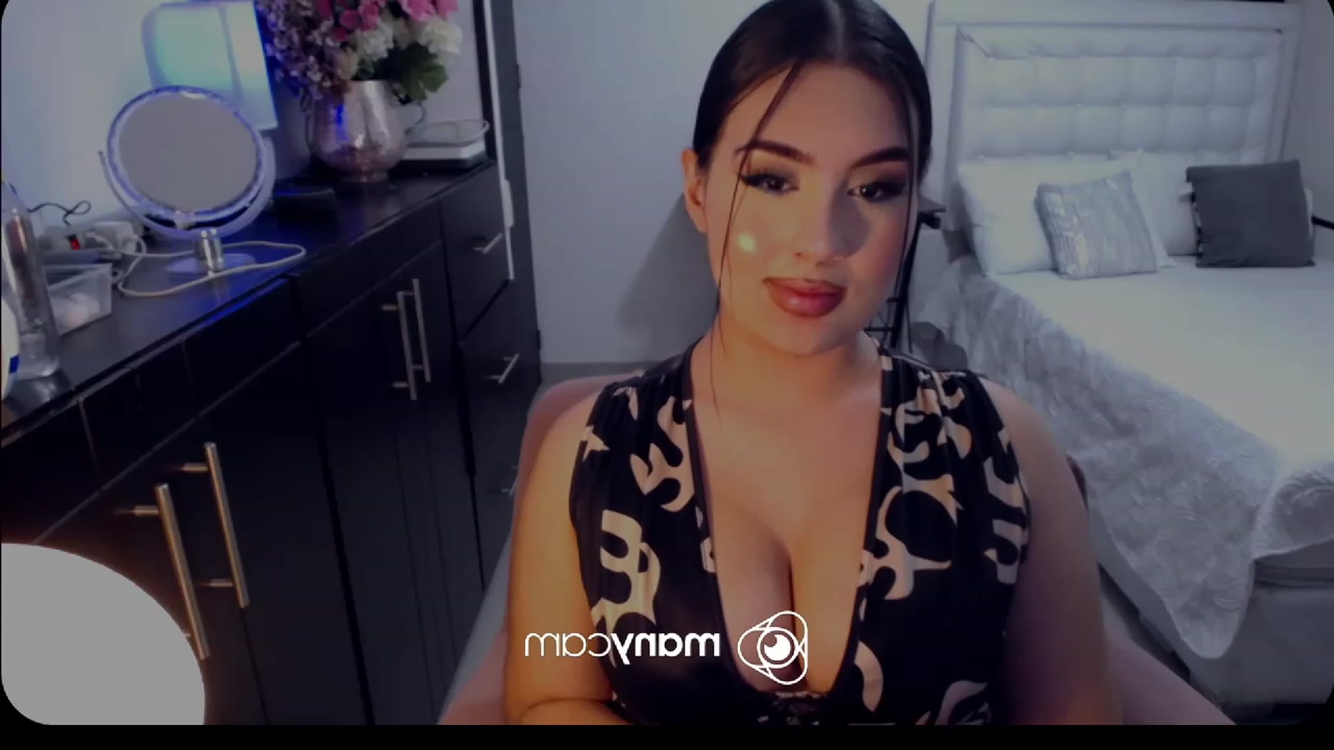 Gallery image thumbnail from kinkyhill's myfreecams stream on, 03/02/2023, 08:21 image 10 of 20