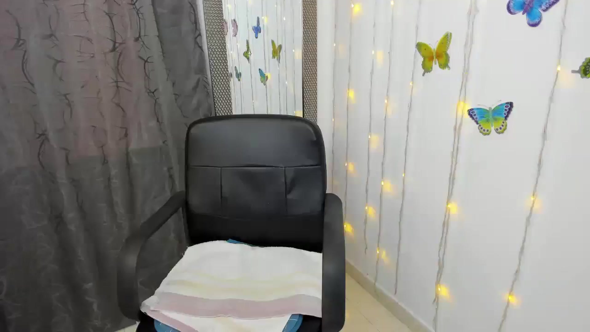 Gallery image thumbnail from kinkytasty's myfreecams stream on, 07/24/2023, 21:34 image 1 of 20