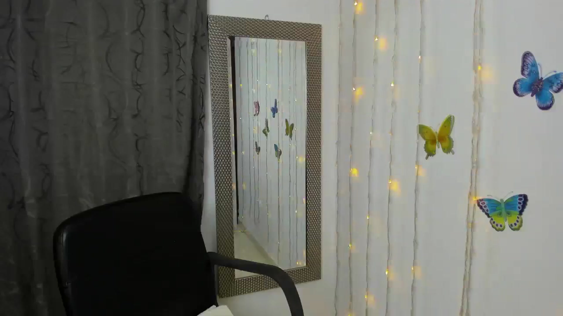 Gallery image thumbnail from kinkytasty's myfreecams stream on, 11/23/2023, 21:19 image 15 of 20