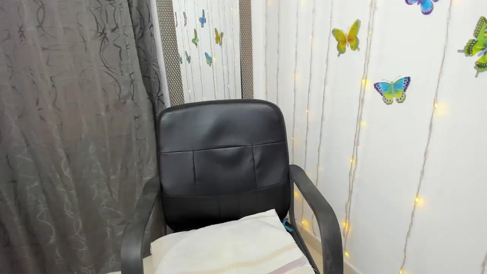 Gallery image thumbnail from kinkytasty's myfreecams stream on, 01/10/2024, 14:13 image 17 of 20