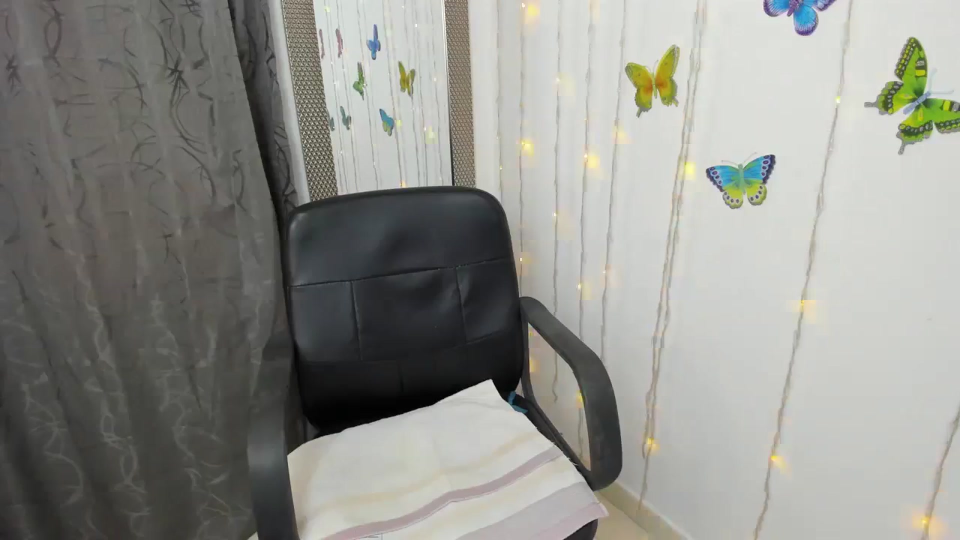 Gallery image thumbnail from kinkytasty's myfreecams stream on, 01/10/2024, 15:37 image 3 of 20