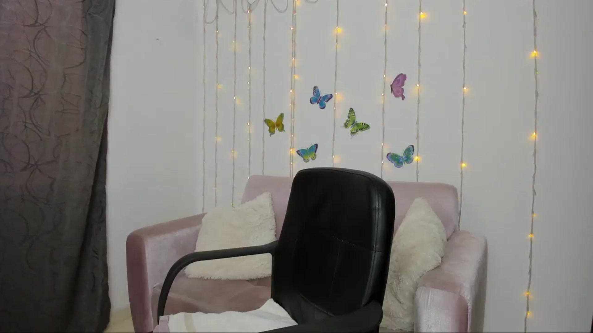 Gallery image thumbnail from kinkytasty's myfreecams stream on, 01/26/2024, 16:46 image 3 of 20