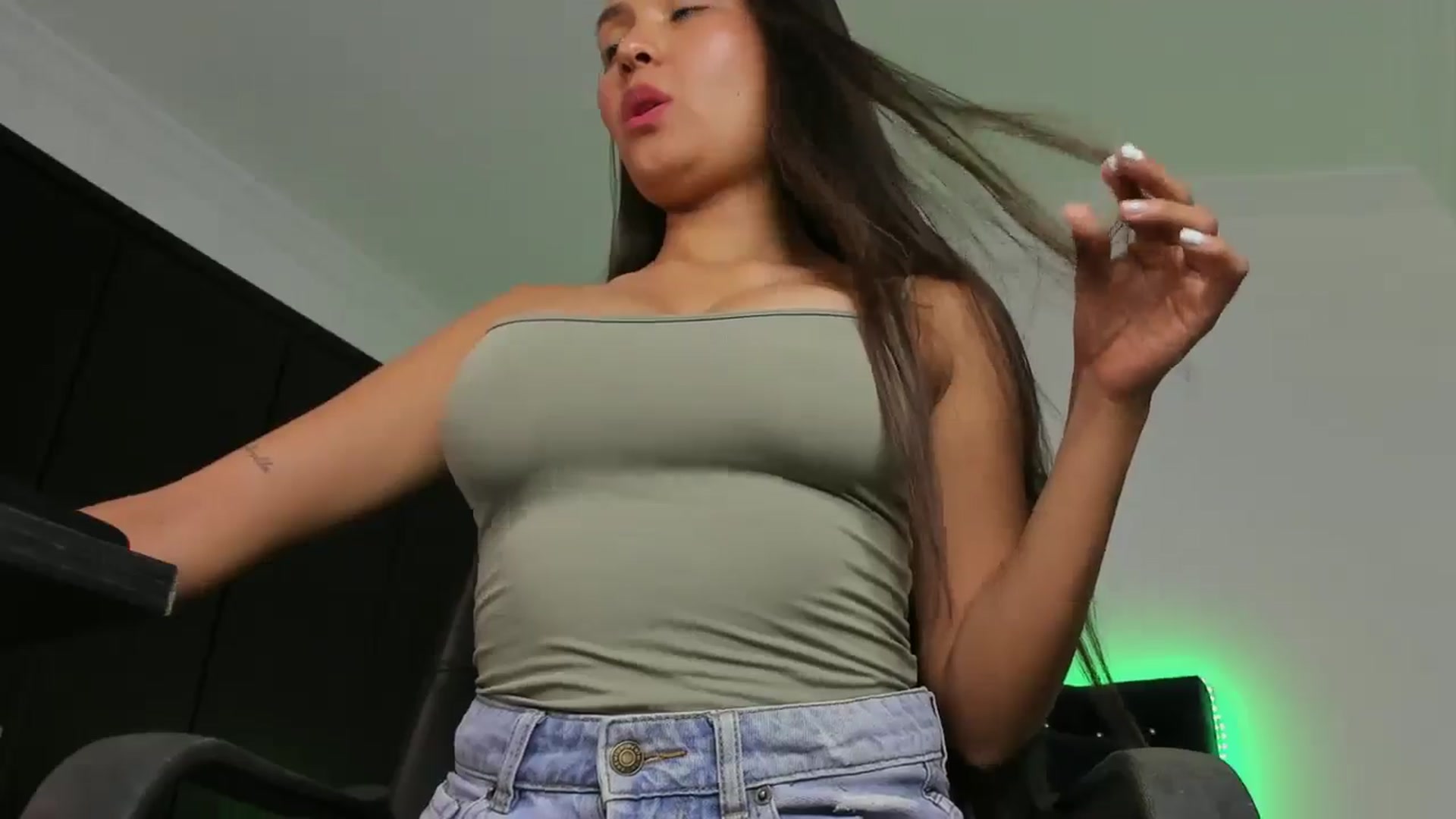 Gallery image thumbnail from kinkytasty's myfreecams stream on, 11/19/2024, 20:57 image 8 of 20