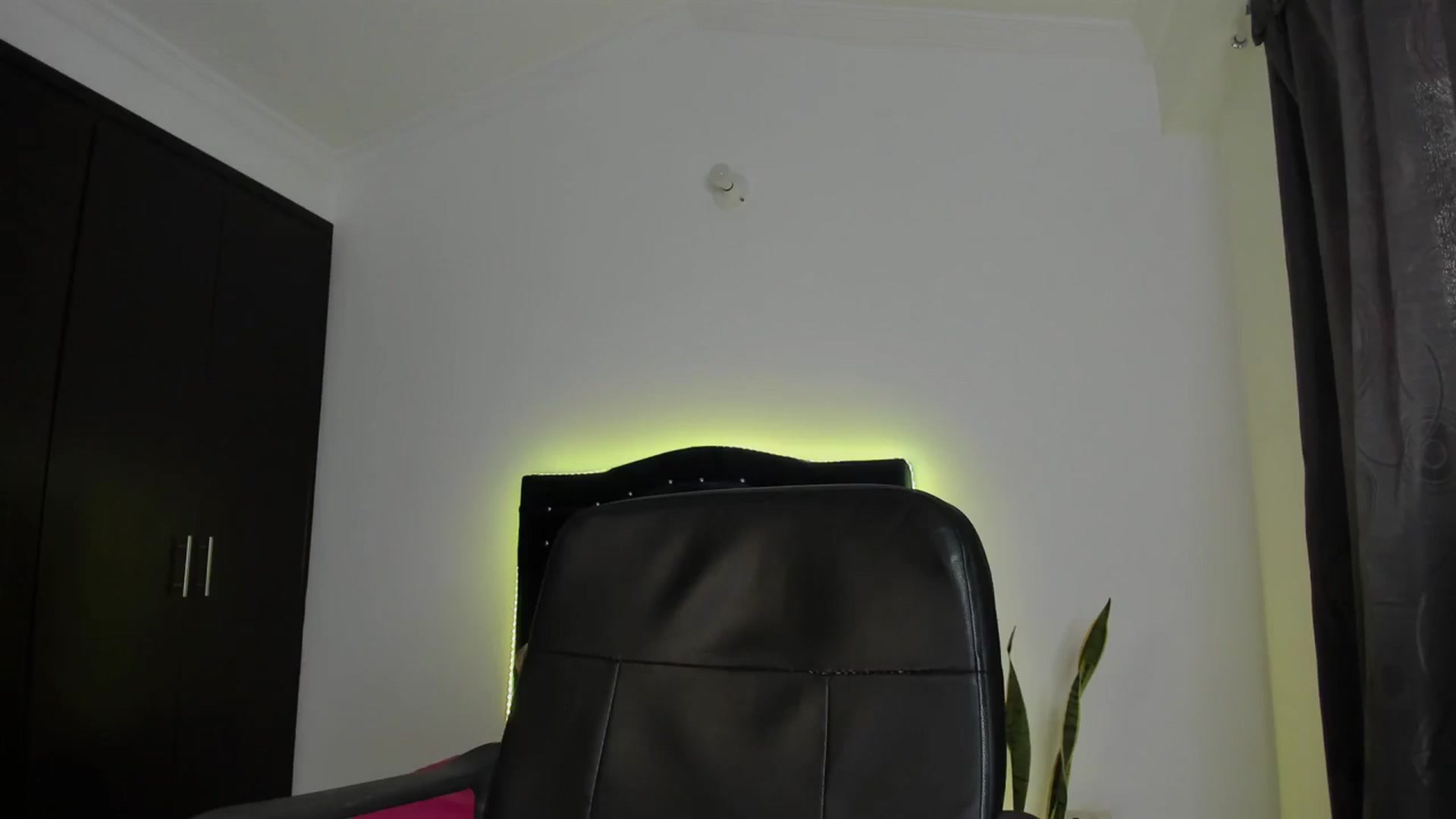Gallery image thumbnail from kinkytasty's myfreecams stream on, 12/06/2024, 12:52 image 20 of 20