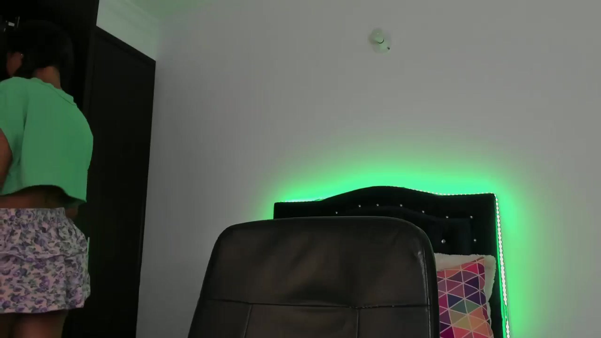 Gallery image thumbnail from kinkytasty's myfreecams stream on, 06/17/2025, 15:23 image 2 of 20