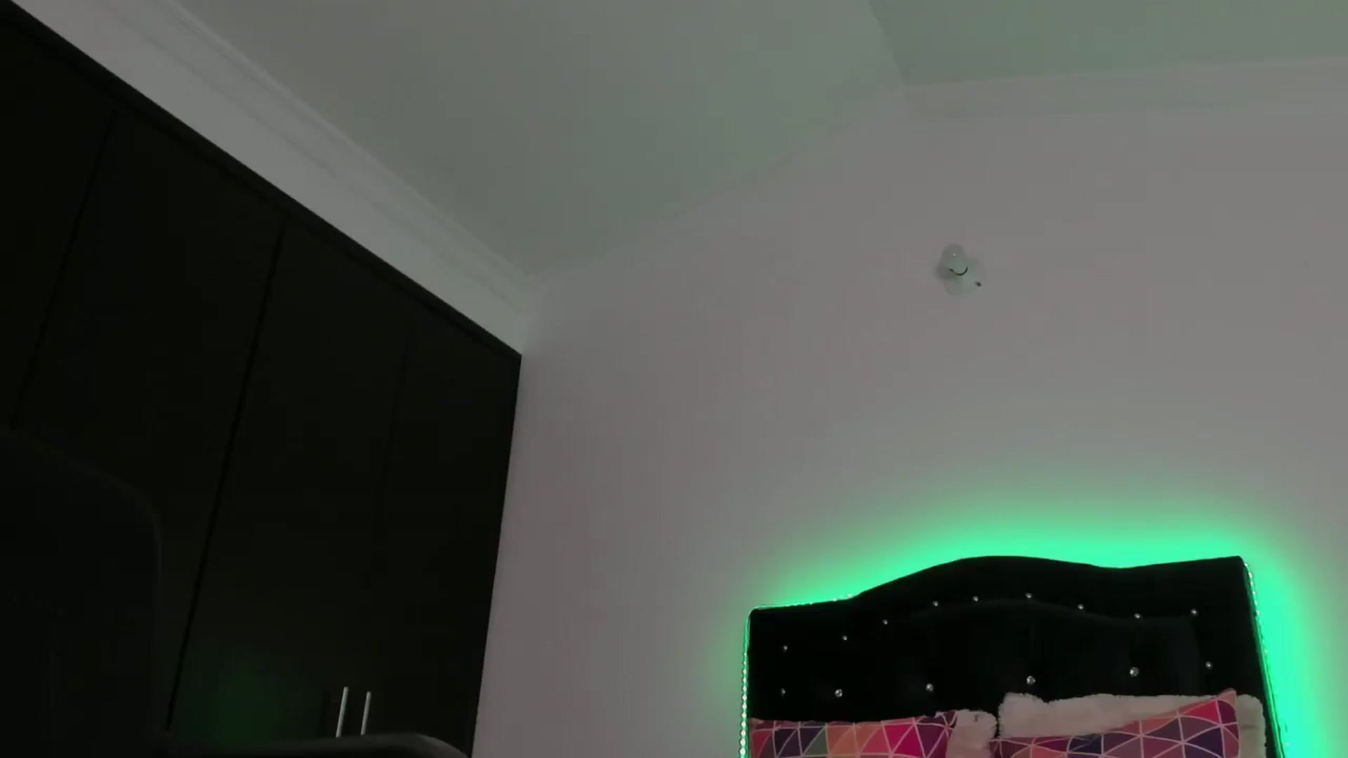 Gallery image thumbnail from kinkytasty's myfreecams stream on, 07/15/2025, 14:34 image 19 of 20