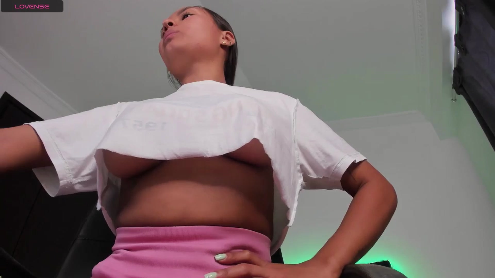 Gallery image thumbnail from kinkytasty's myfreecams stream on, 07/30/2025, 14:58 image 16 of 20
