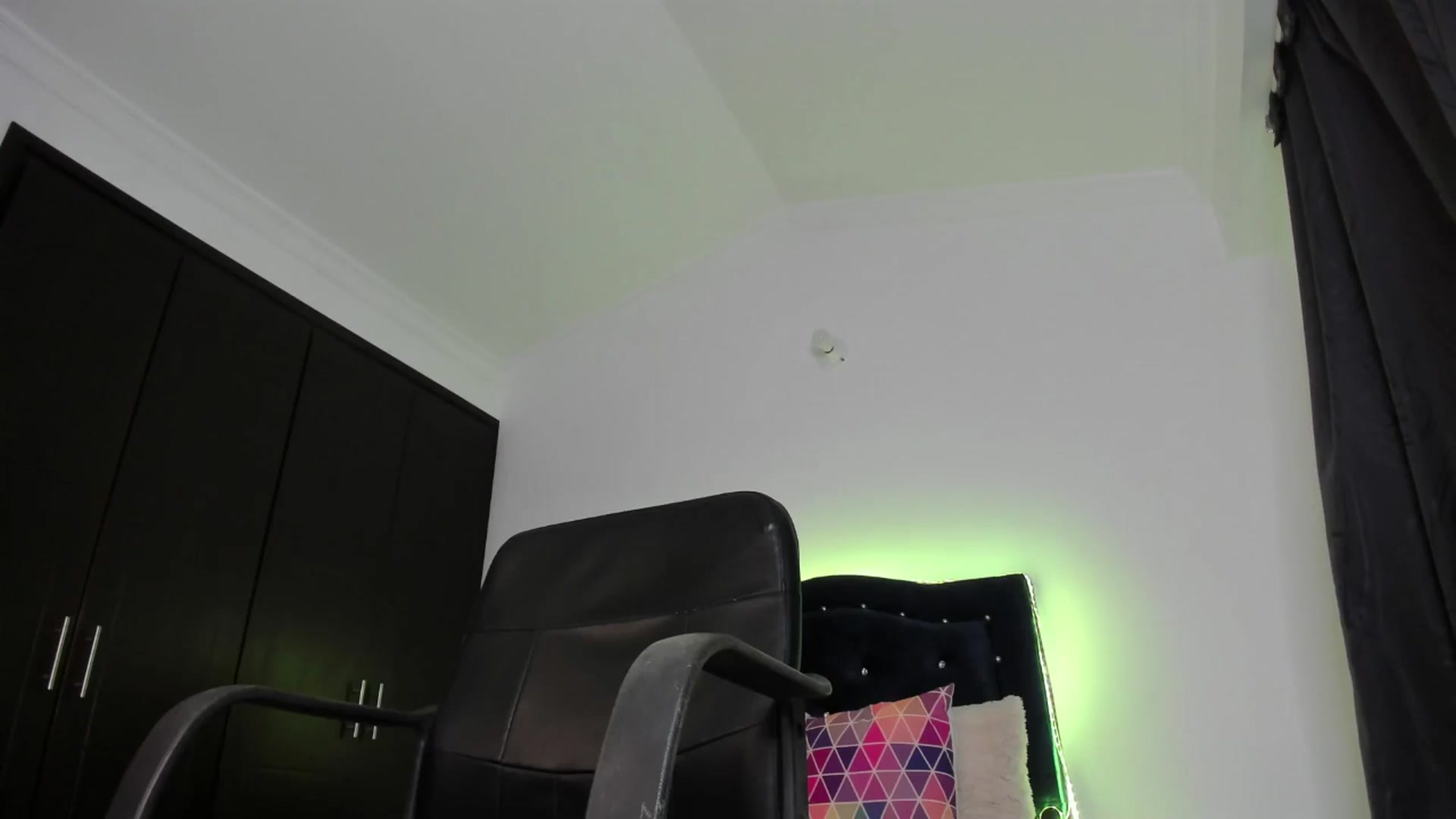 Gallery image thumbnail from kinkytasty's myfreecams stream on, 04/10/2026, 15:45 image 3 of 20