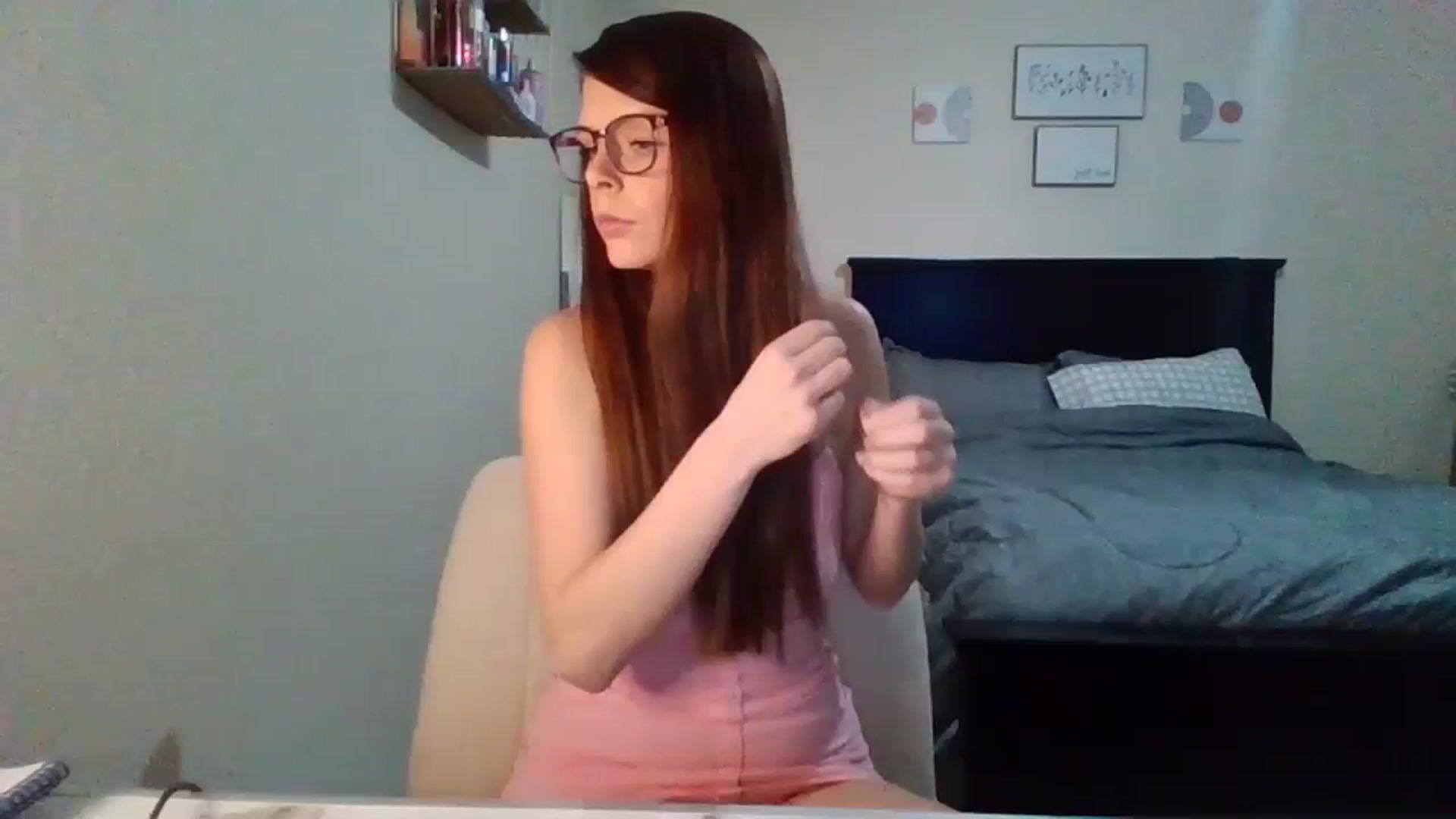 Gallery image thumbnail from kinnzie's myfreecams stream on, 01/16/2024, 10:25 image 1 of 20
