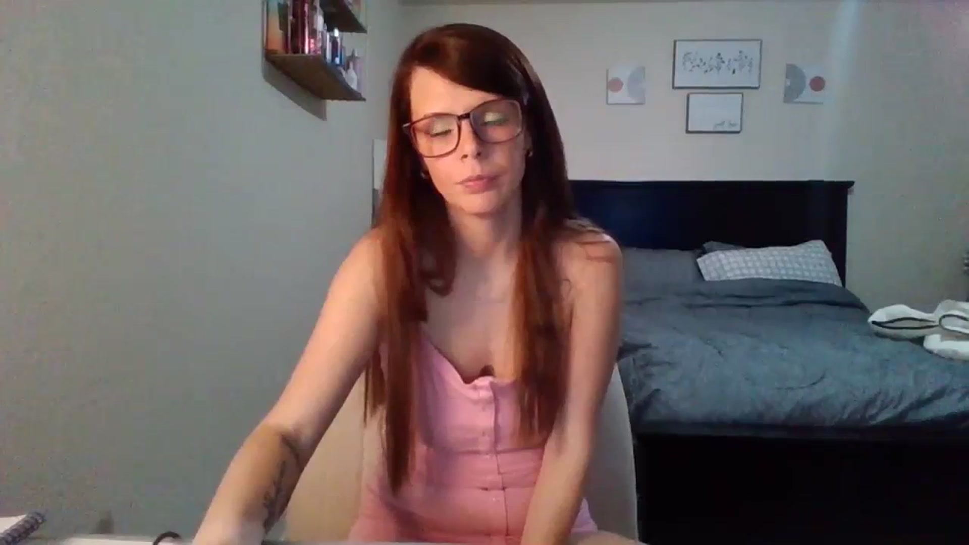Gallery image thumbnail from kinnzie's myfreecams stream on, 01/16/2024, 10:25 image 13 of 20