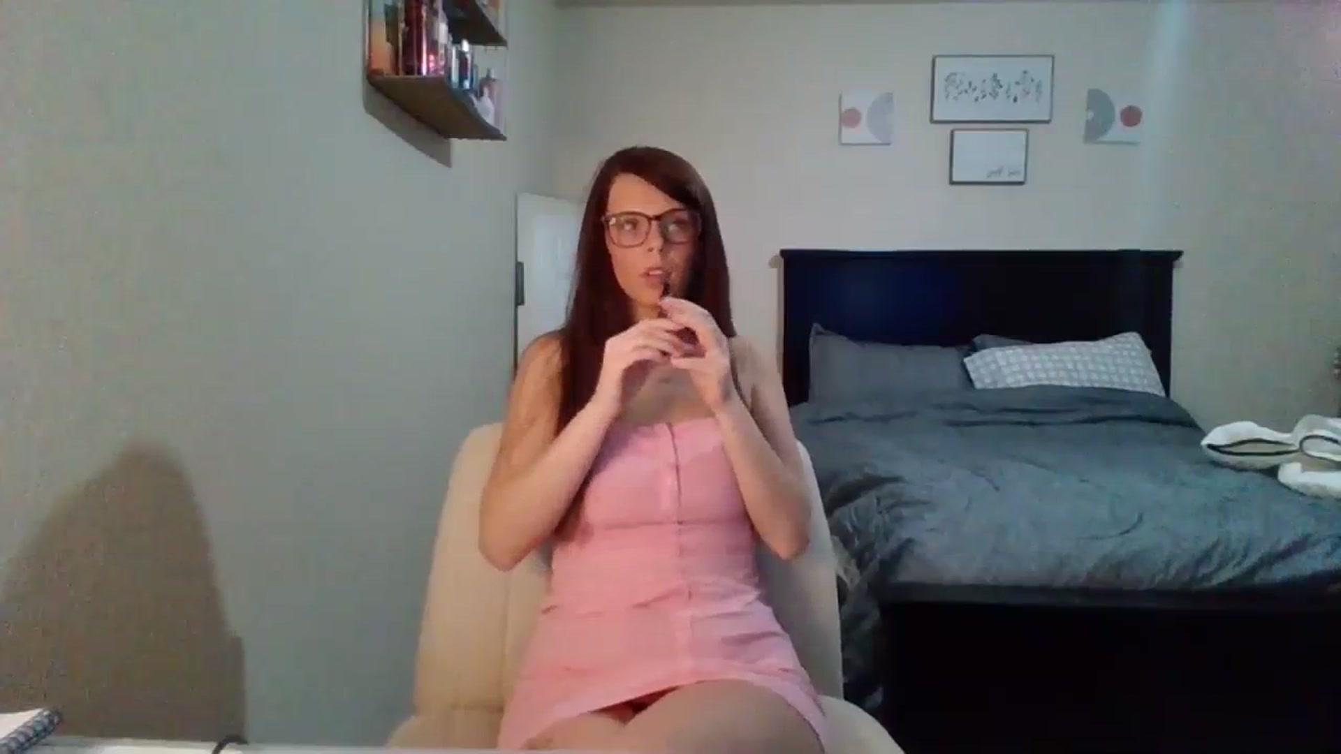 Gallery image thumbnail from kinnzie's myfreecams stream on, 01/16/2024, 10:25 image 11 of 20