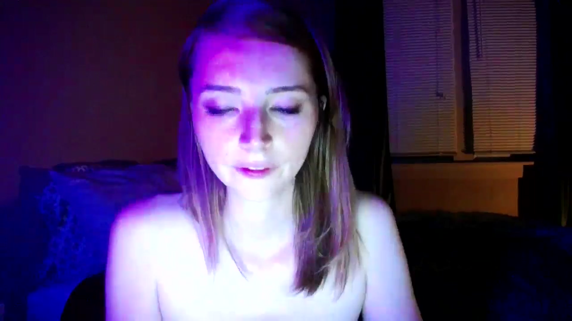 Gallery image thumbnail from kirbyfae's myfreecams stream on, 05/29/2024, 05:06 image 14 of 20