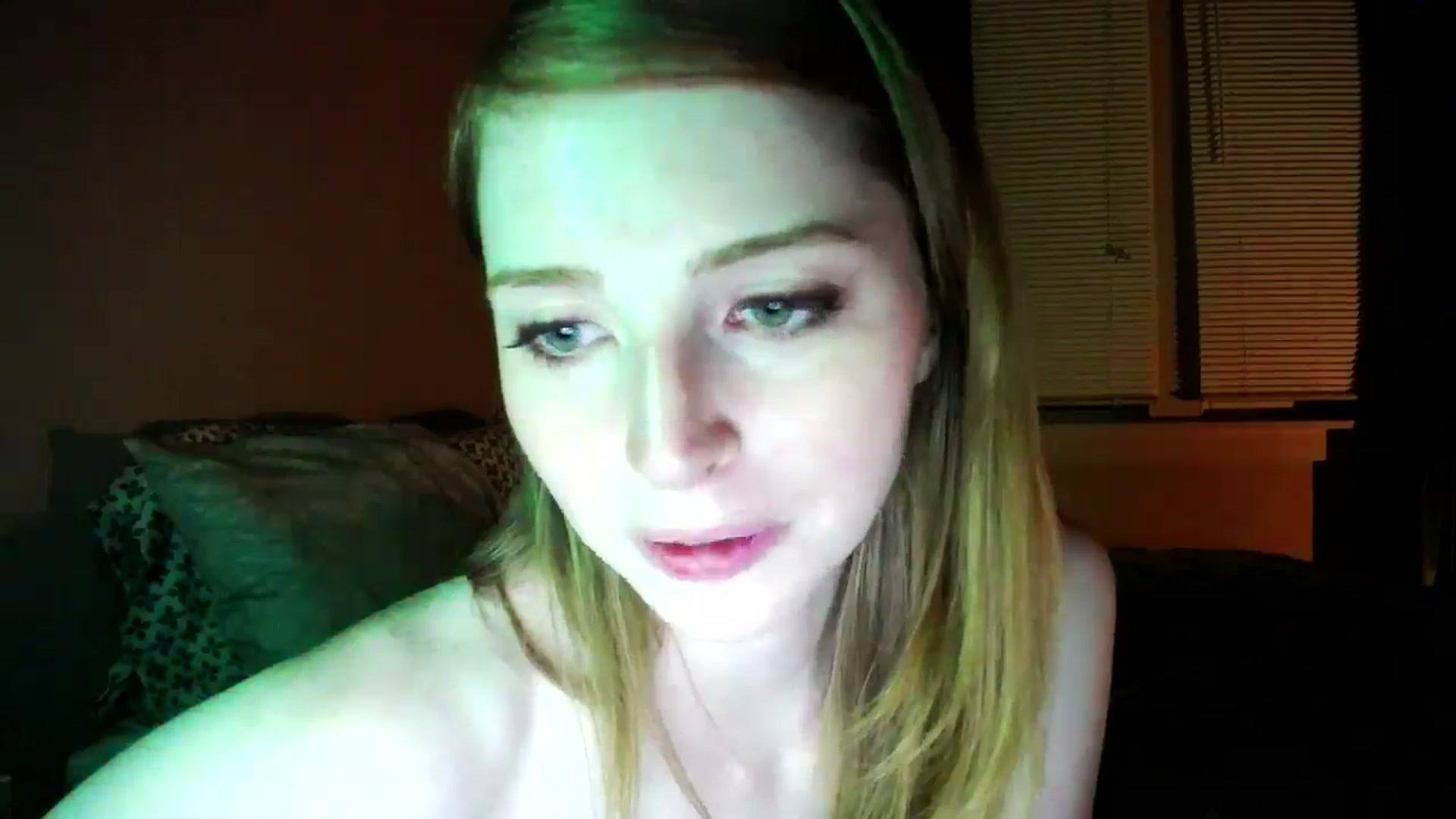 Gallery image thumbnail from kirbyfae's myfreecams stream on, 05/29/2024, 05:06 image 16 of 20