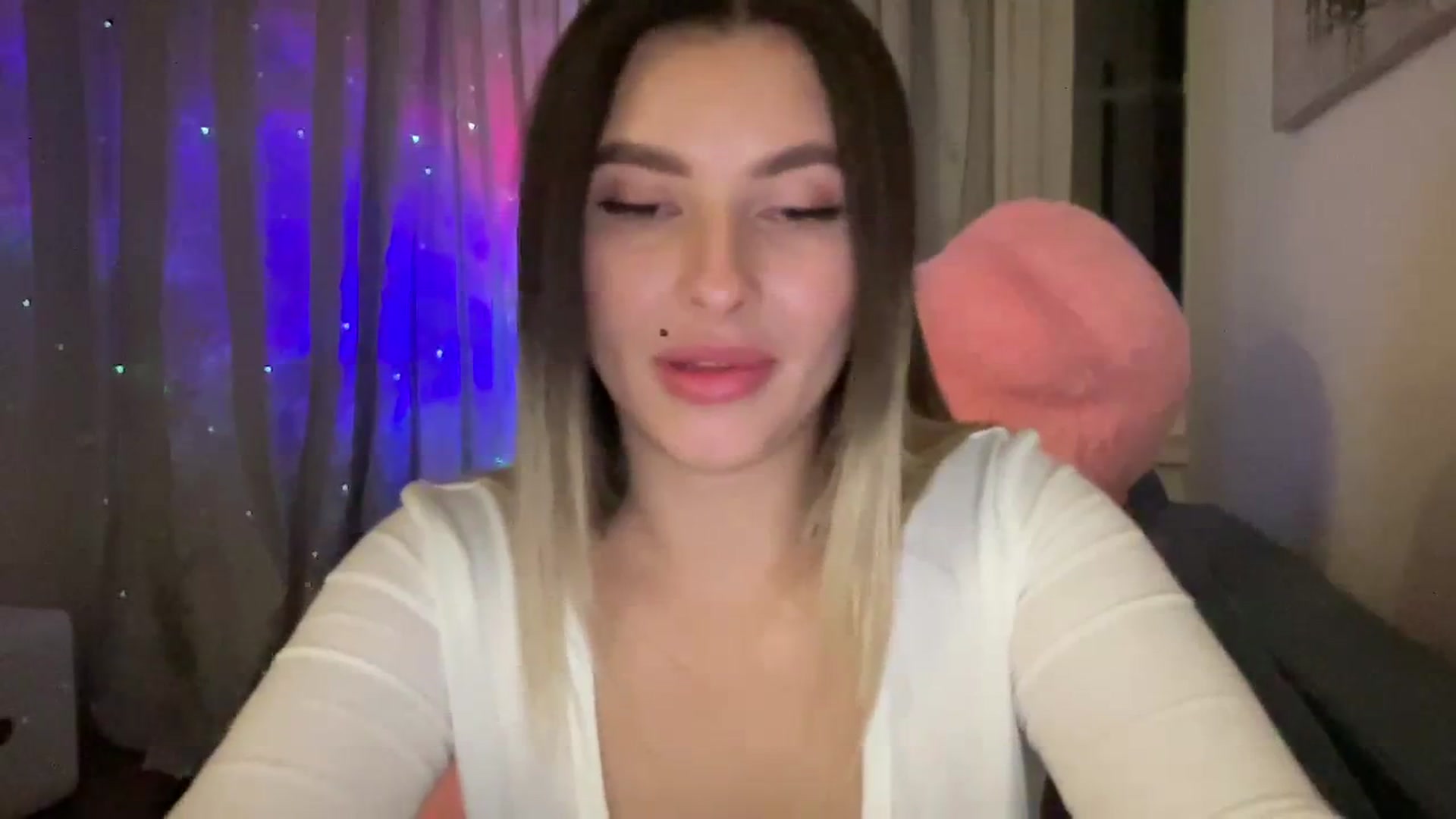 Gallery image thumbnail from kiss_kiss_'s myfreecams stream on, 11/24/2023, 01:39 image 20 of 20