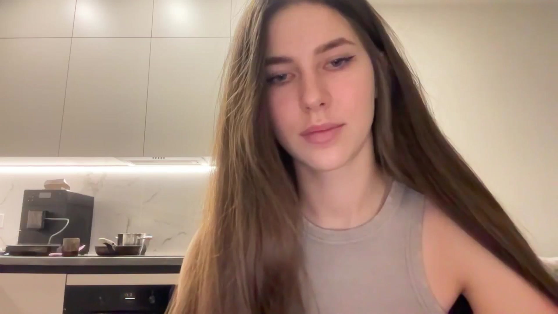 Gallery image thumbnail from kissfreeze's myfreecams stream on, 04/05/2025, 20:02 image 5 of 20