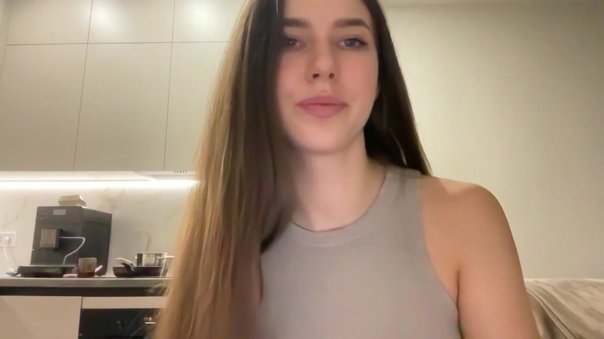 Gallery image thumbnail from kissfreeze's myfreecams stream on, 04/05/2025, 20:02 image 8 of 20