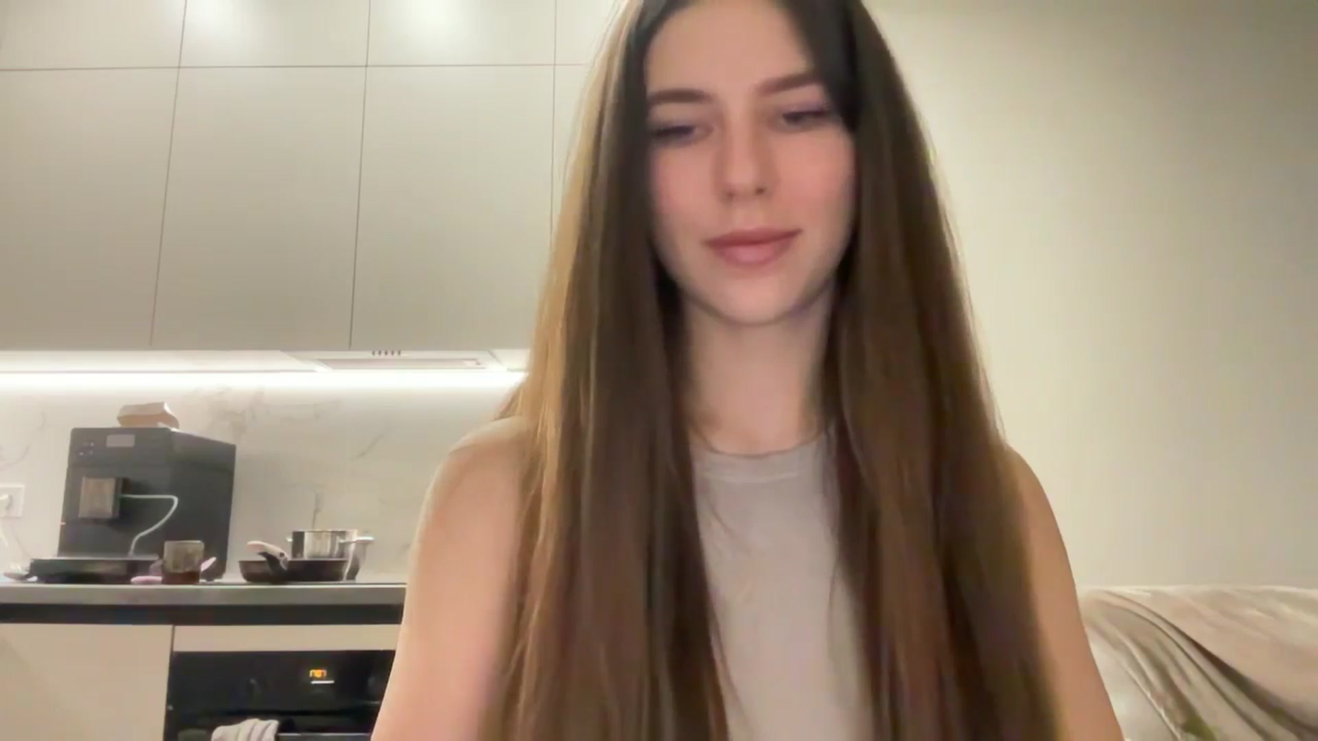 Gallery image thumbnail from kissfreeze's myfreecams stream on, 04/05/2025, 20:02 image 3 of 20