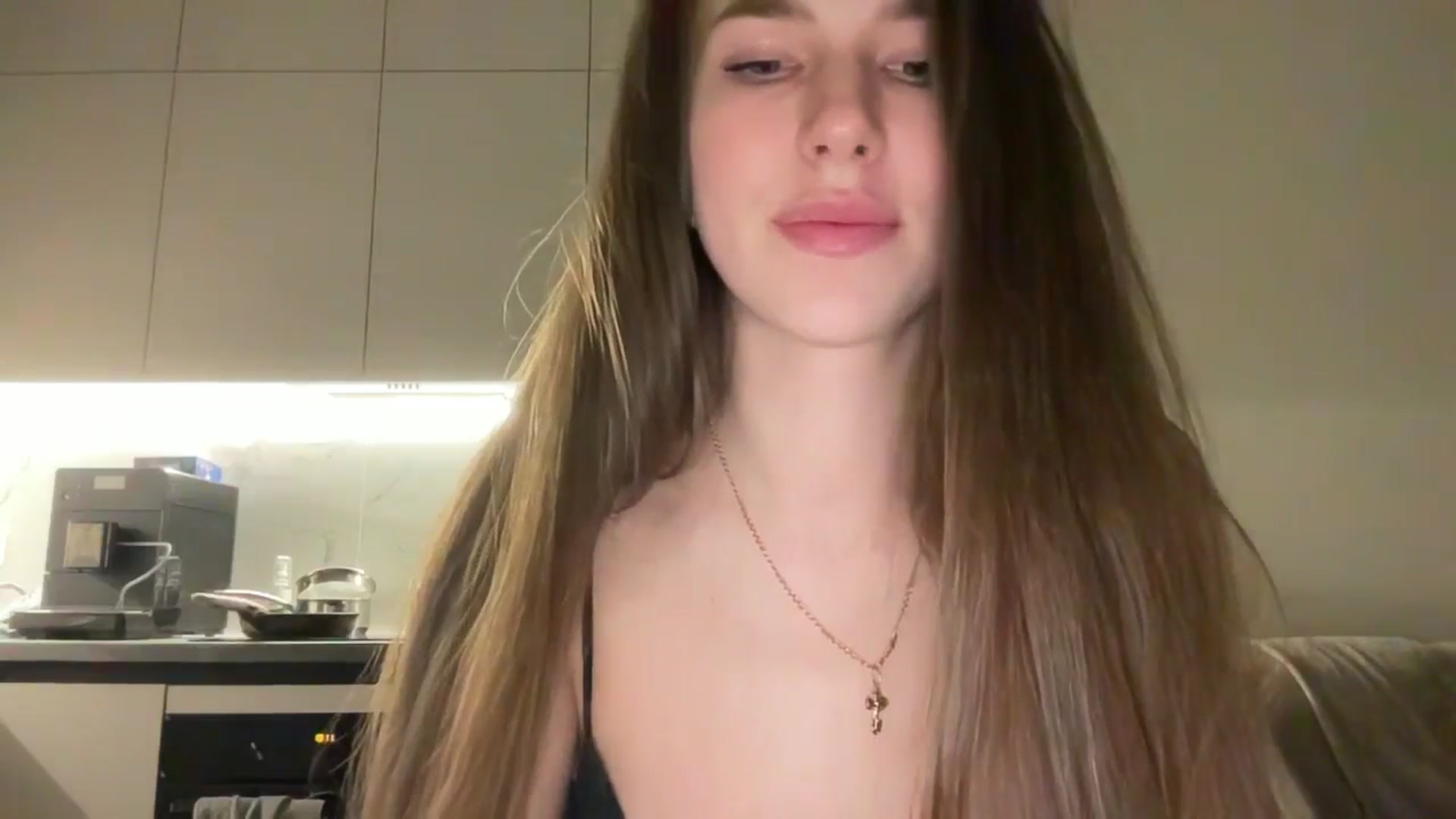 Gallery image thumbnail from kissfreeze's myfreecams stream on, 04/07/2025, 22:27 image 2 of 20