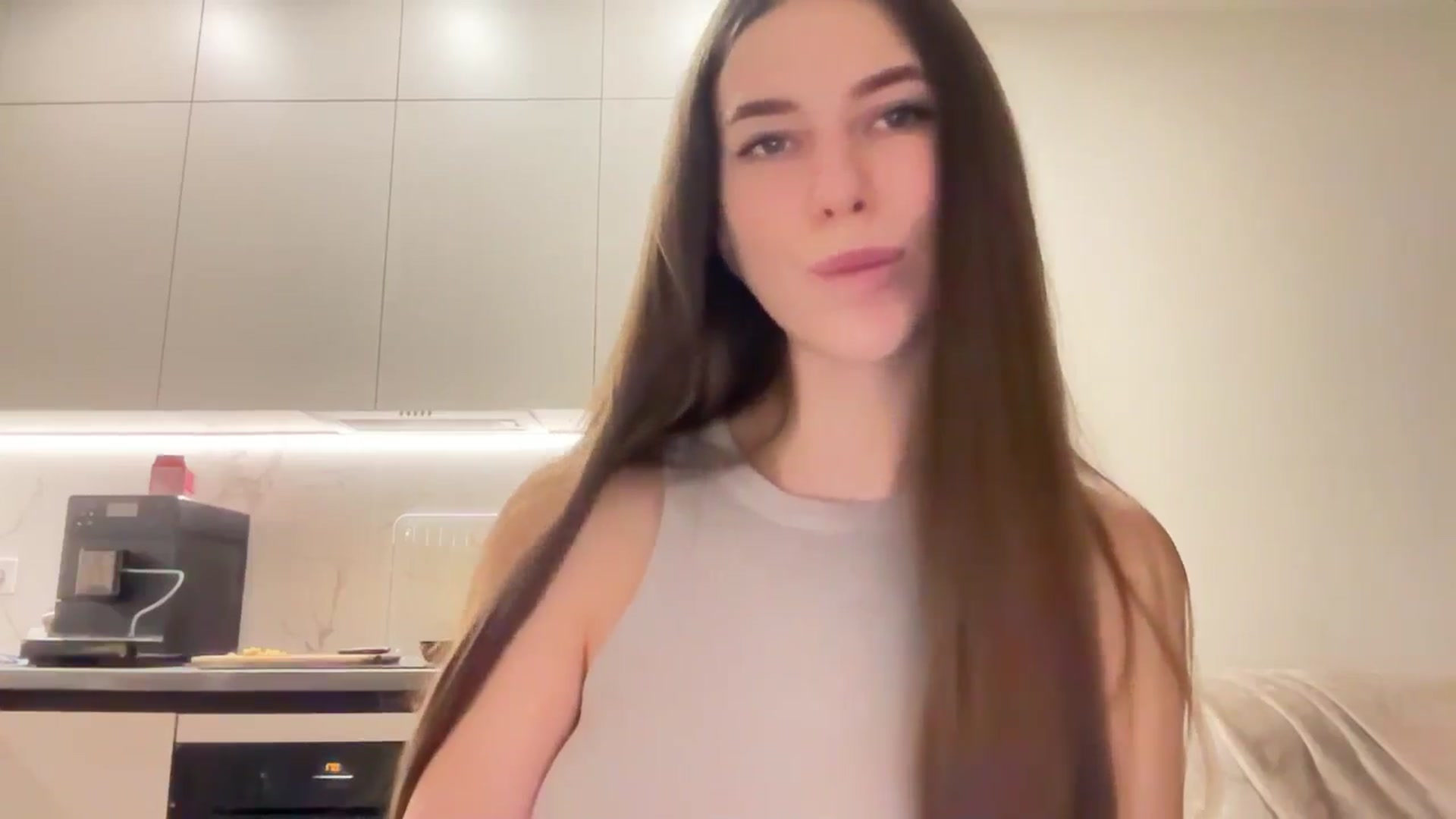 Gallery image thumbnail from kissfreeze's myfreecams stream on, 04/09/2025, 19:28 image 9 of 20