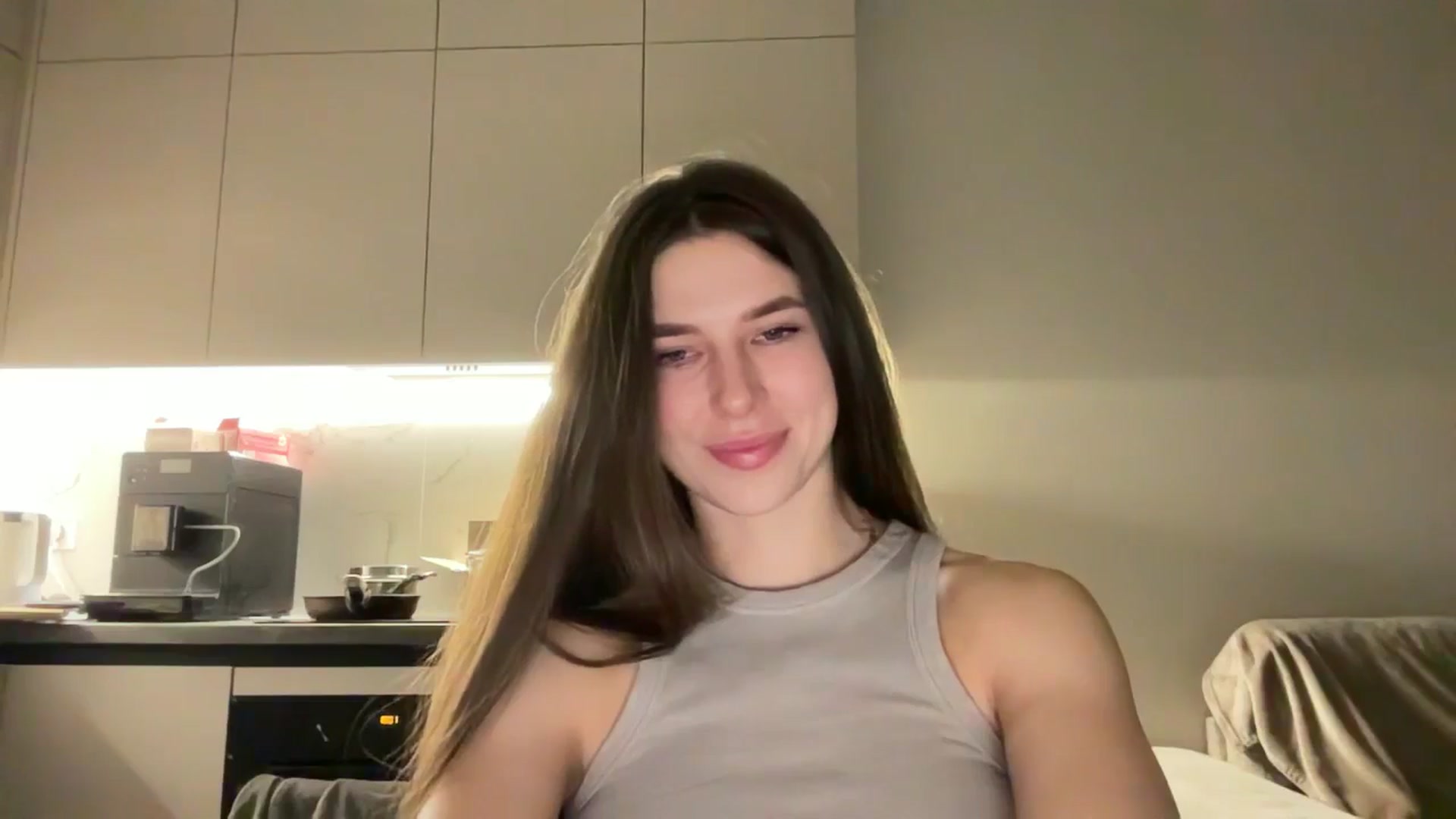 Gallery image thumbnail from kissfreeze's myfreecams stream on, 04/14/2025, 20:43 image 10 of 20