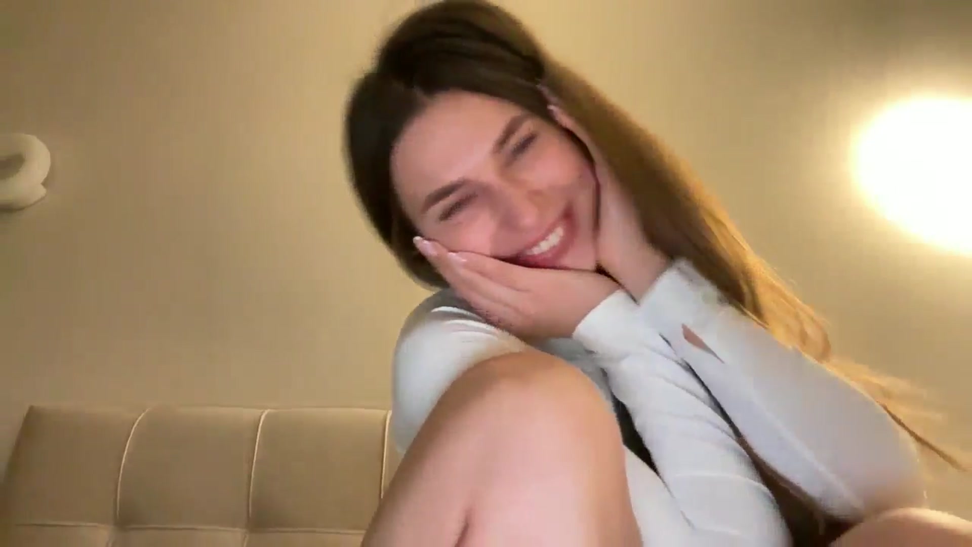 Gallery image thumbnail from kissfreeze's myfreecams stream on, 04/19/2025, 22:59 image 18 of 20