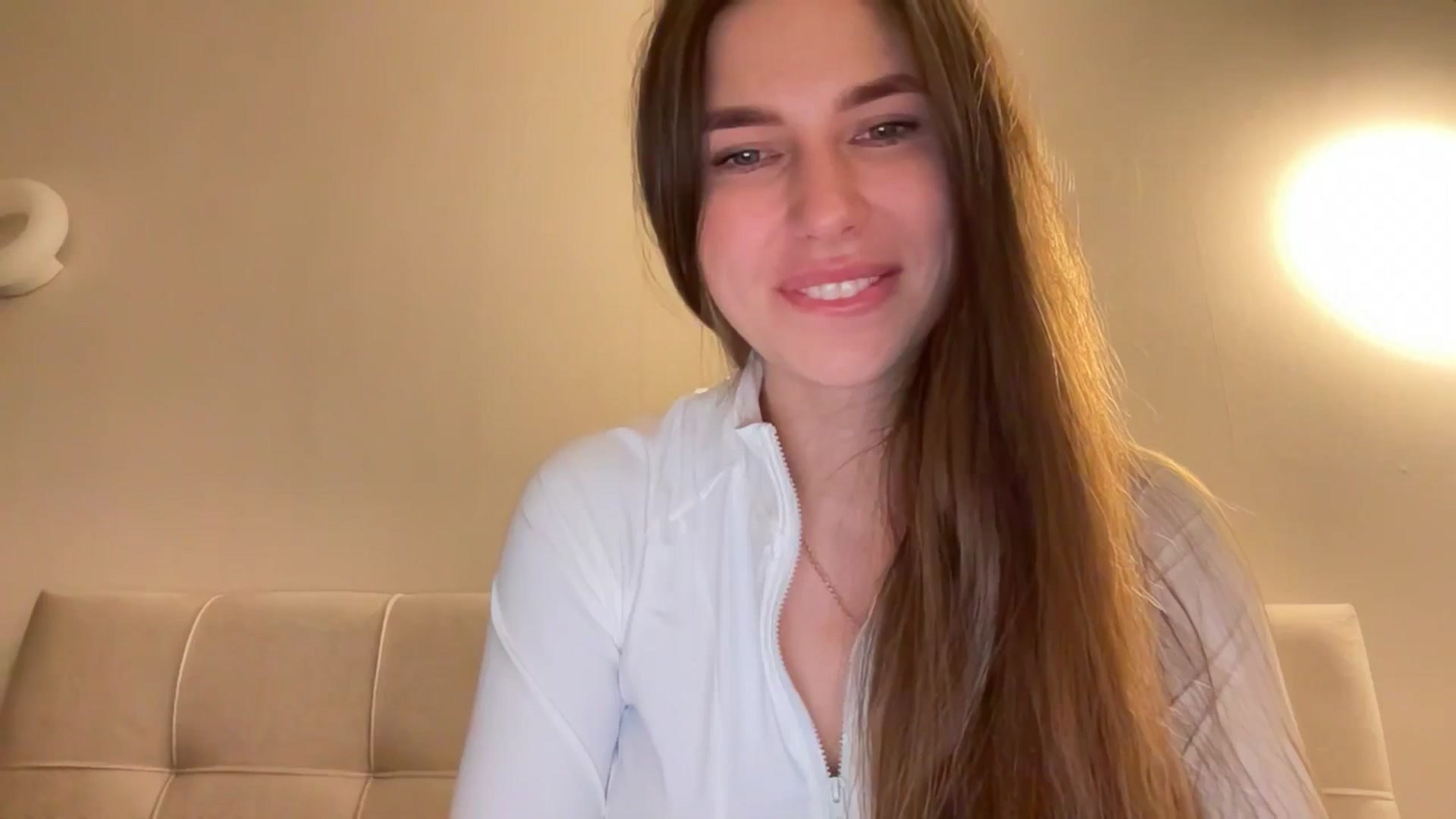 Gallery image thumbnail from kissfreeze's myfreecams stream on, 04/19/2025, 22:59 image 19 of 20