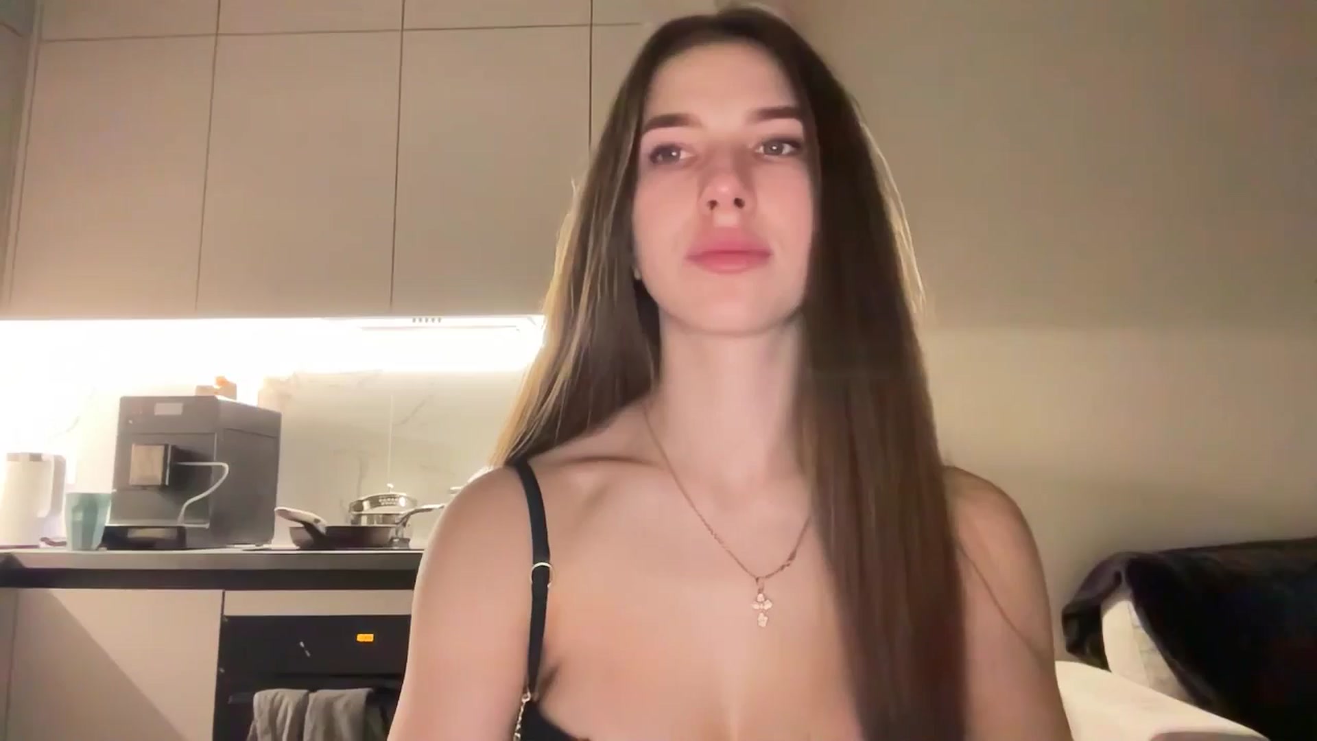 Gallery image thumbnail from kissfreeze's myfreecams stream on, 04/24/2025, 20:48 image 1 of 20