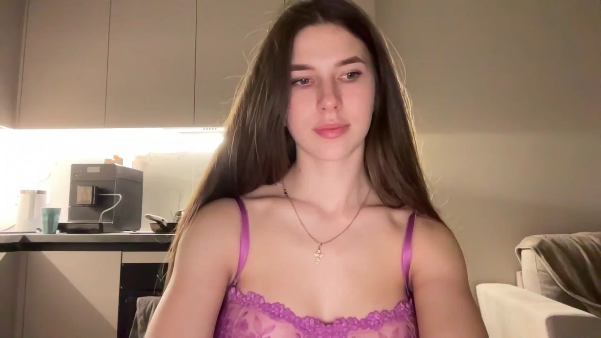 Gallery image thumbnail from kissfreeze's myfreecams stream on, 04/25/2025, 20:11 image 16 of 20