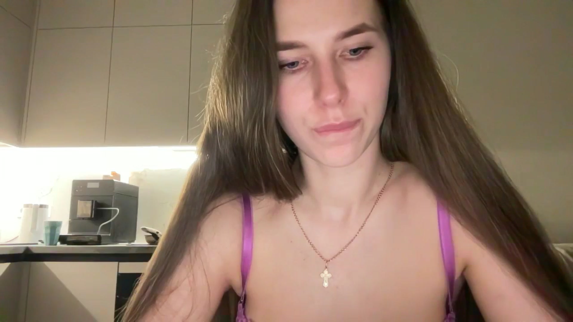 Gallery image thumbnail from kissfreeze's myfreecams stream on, 04/25/2025, 20:11 image 14 of 20